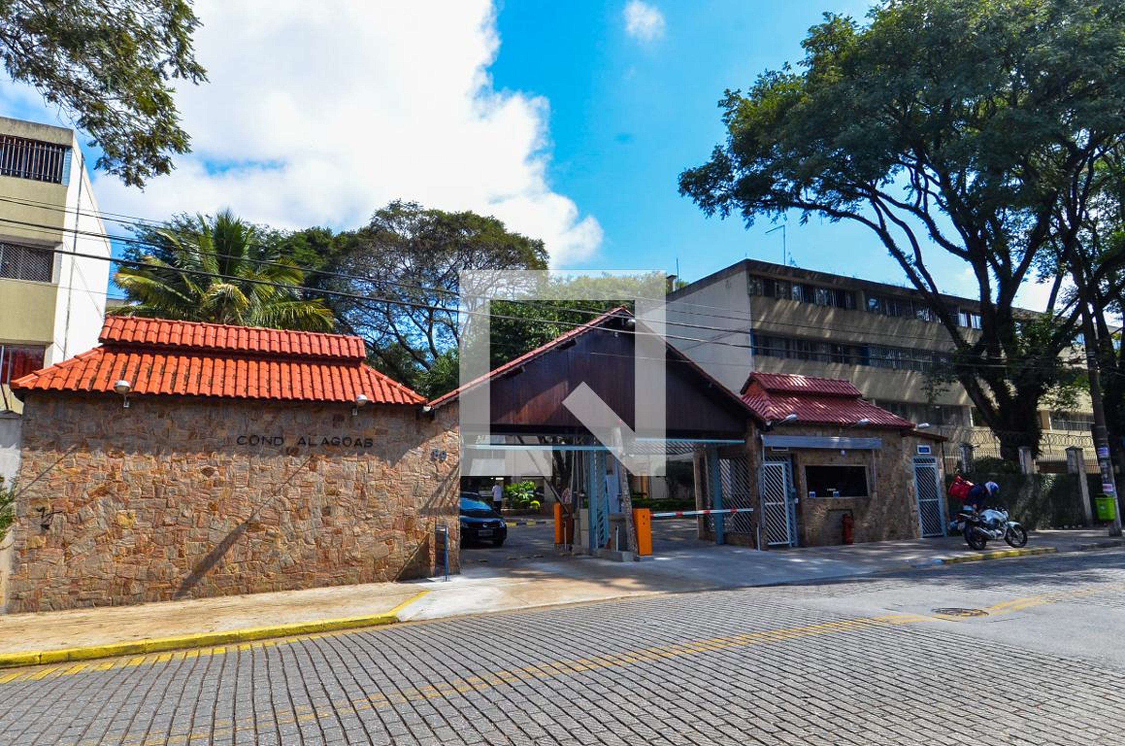 Fachada do Condomínio Condomínio Alagoas