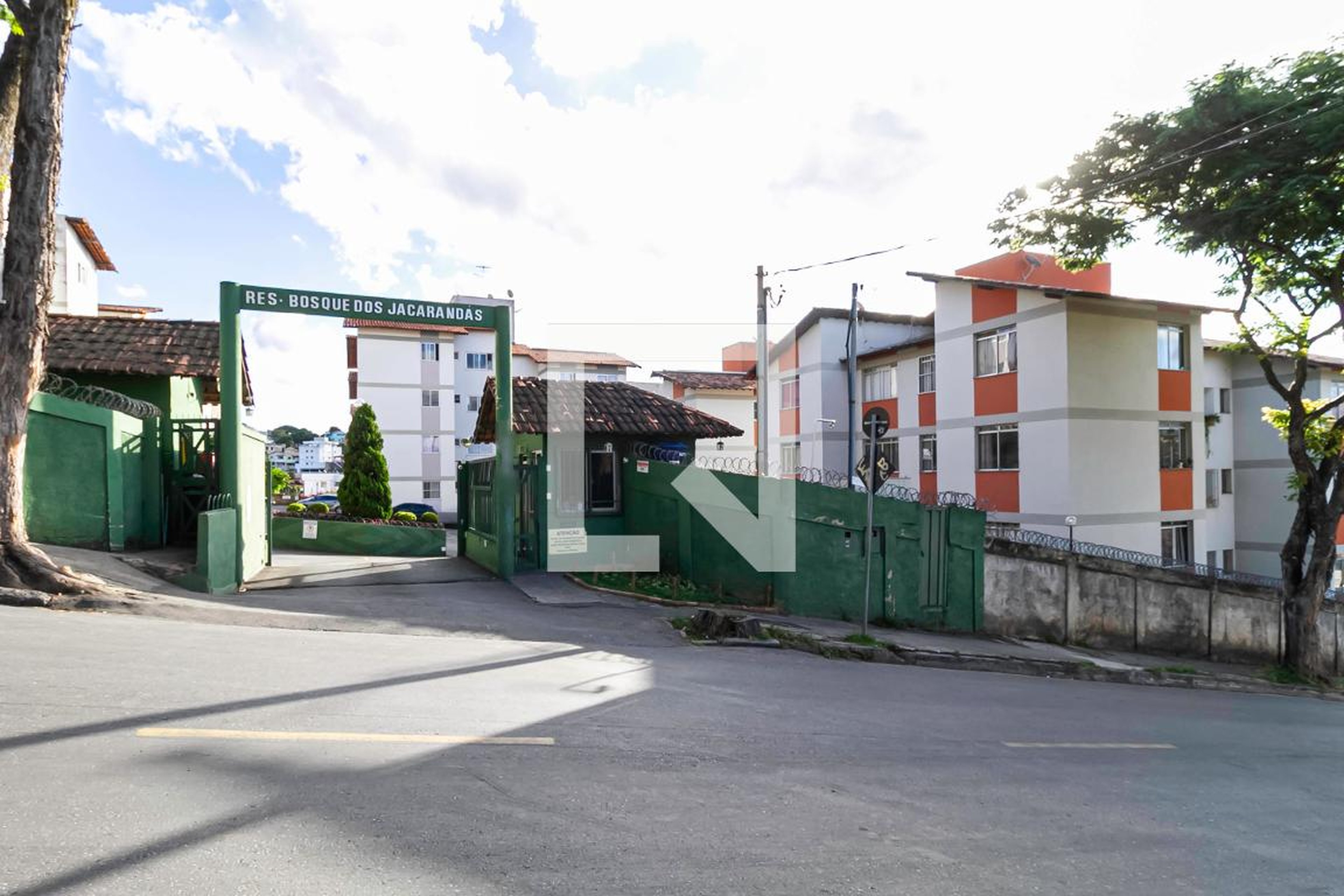 Fachada do condomínio Residencial Bosque dos Jacarandás