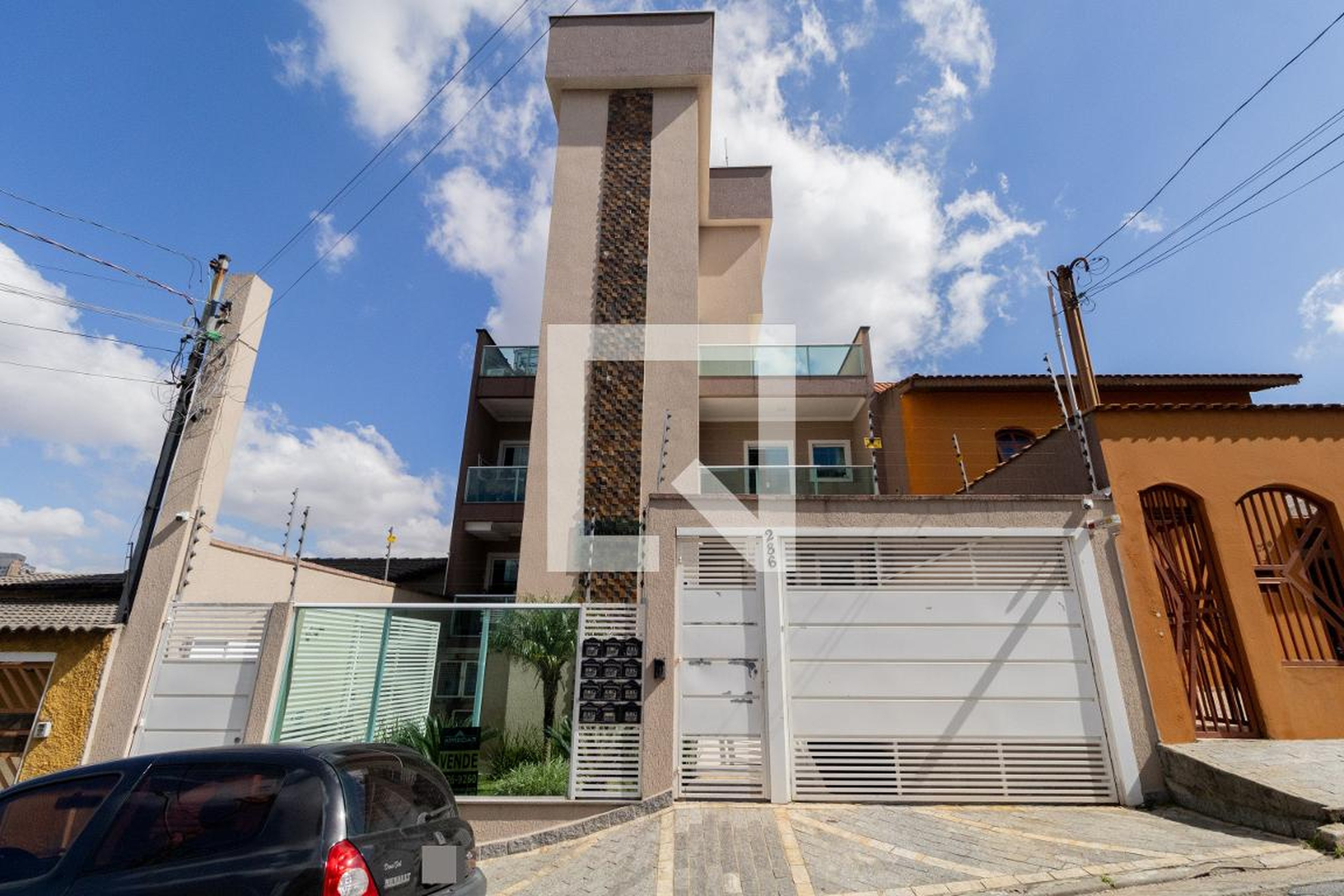 Fachada Condomínio em Rua Maestro José Tescari, 386