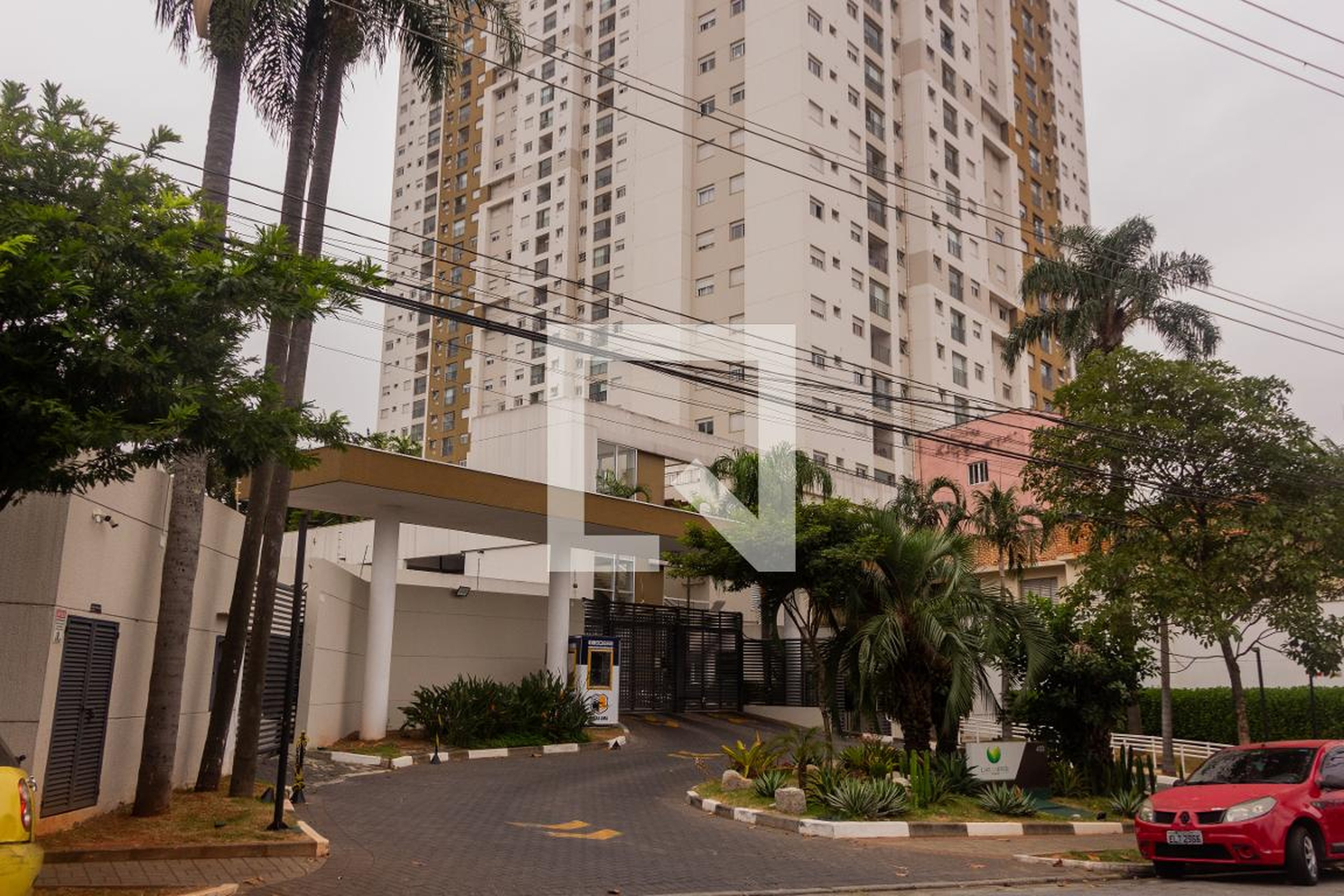 Fachada Condomínio em Rua Manuel Leiroz, 03735180