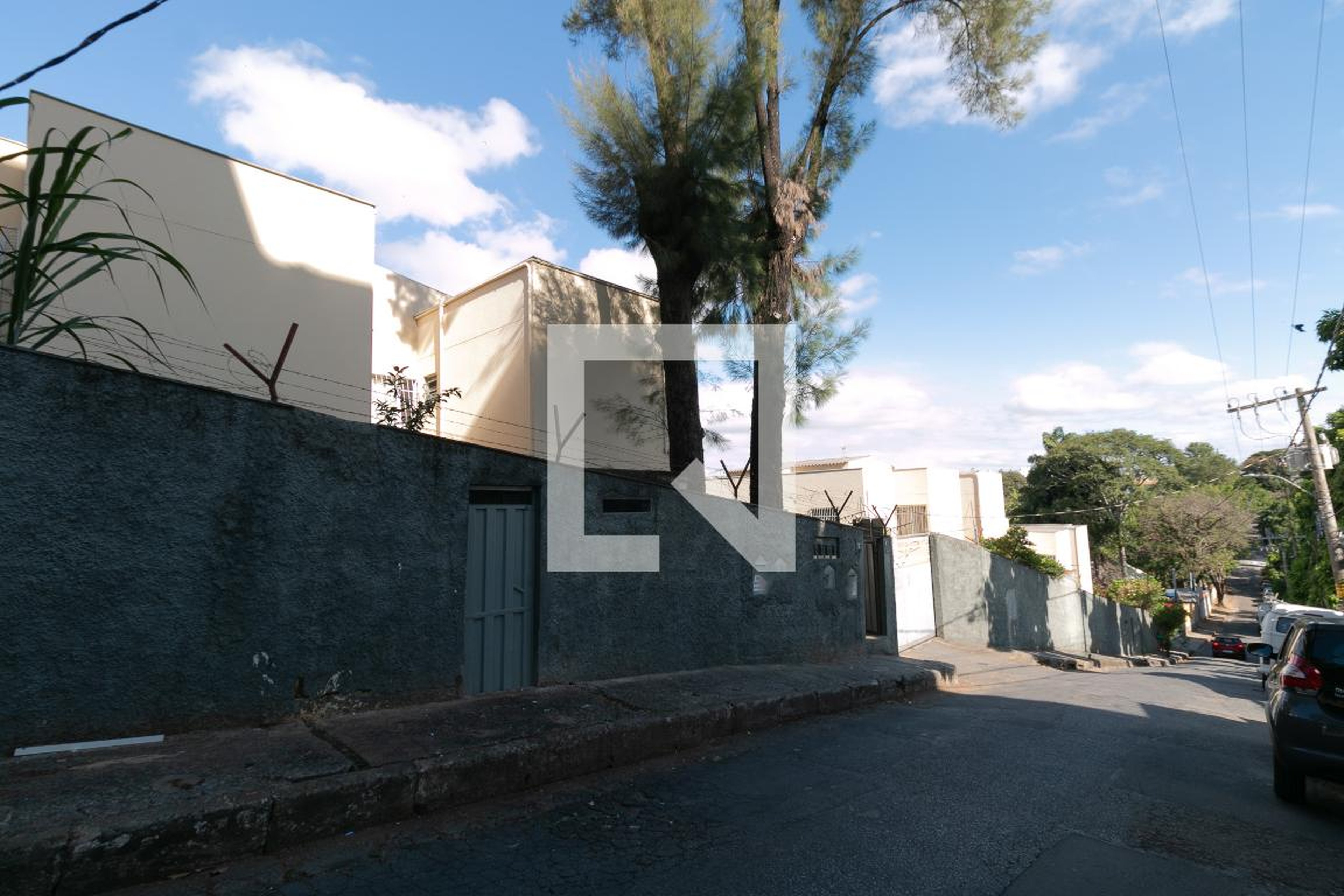 Fachada Condomínio em Rua Frei Martinho Burnier, 57