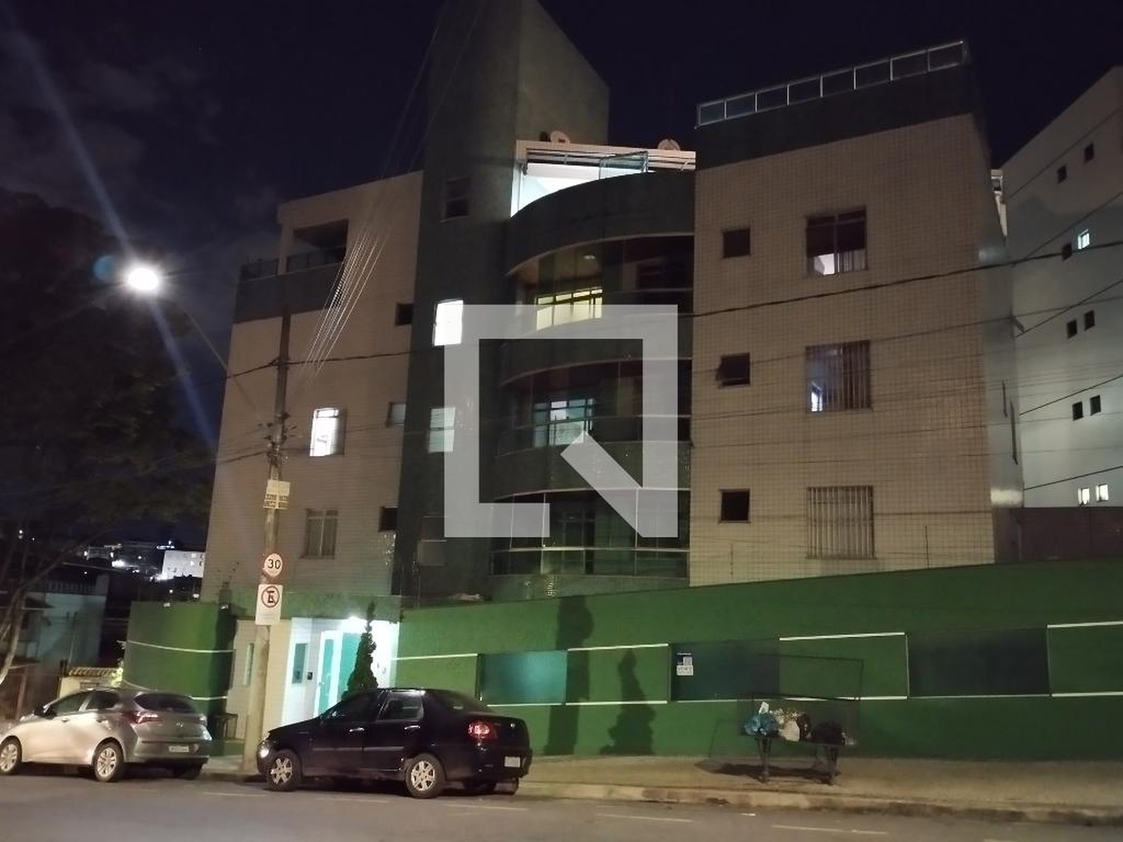 Fachada Condomínio em Avenida Tomaz Gonzaga, 402