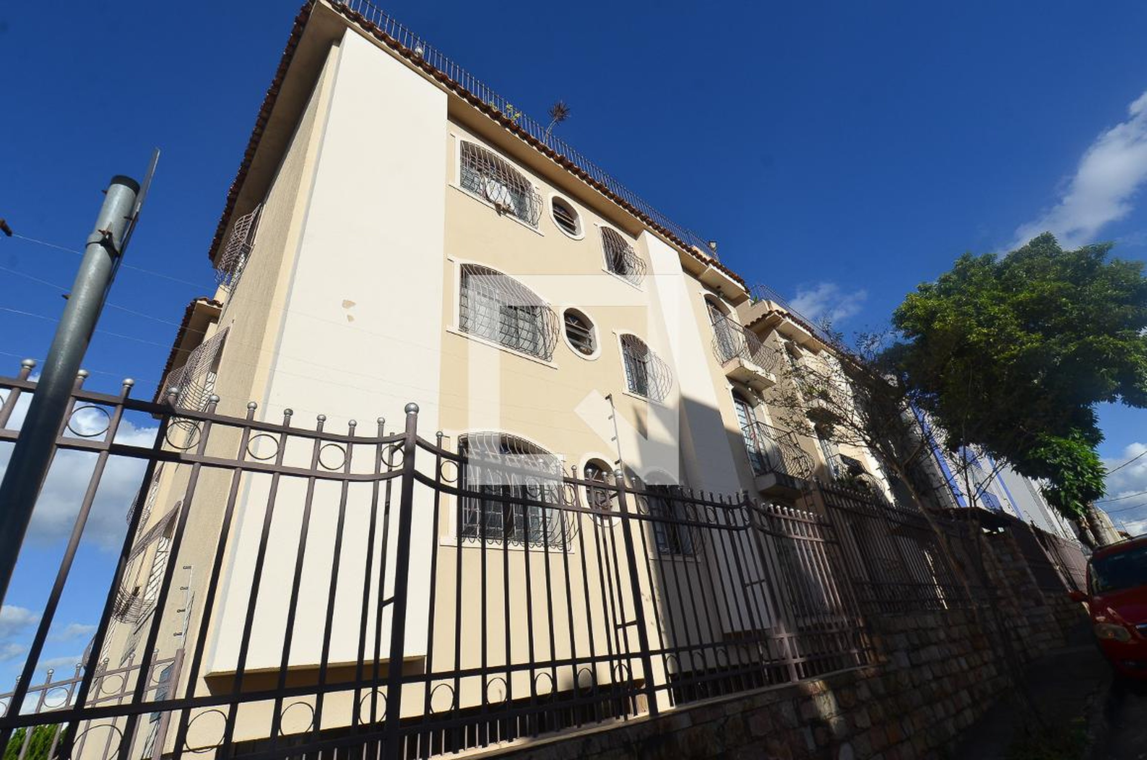 Fachada Condomínio em Rua São Joaquim, 940