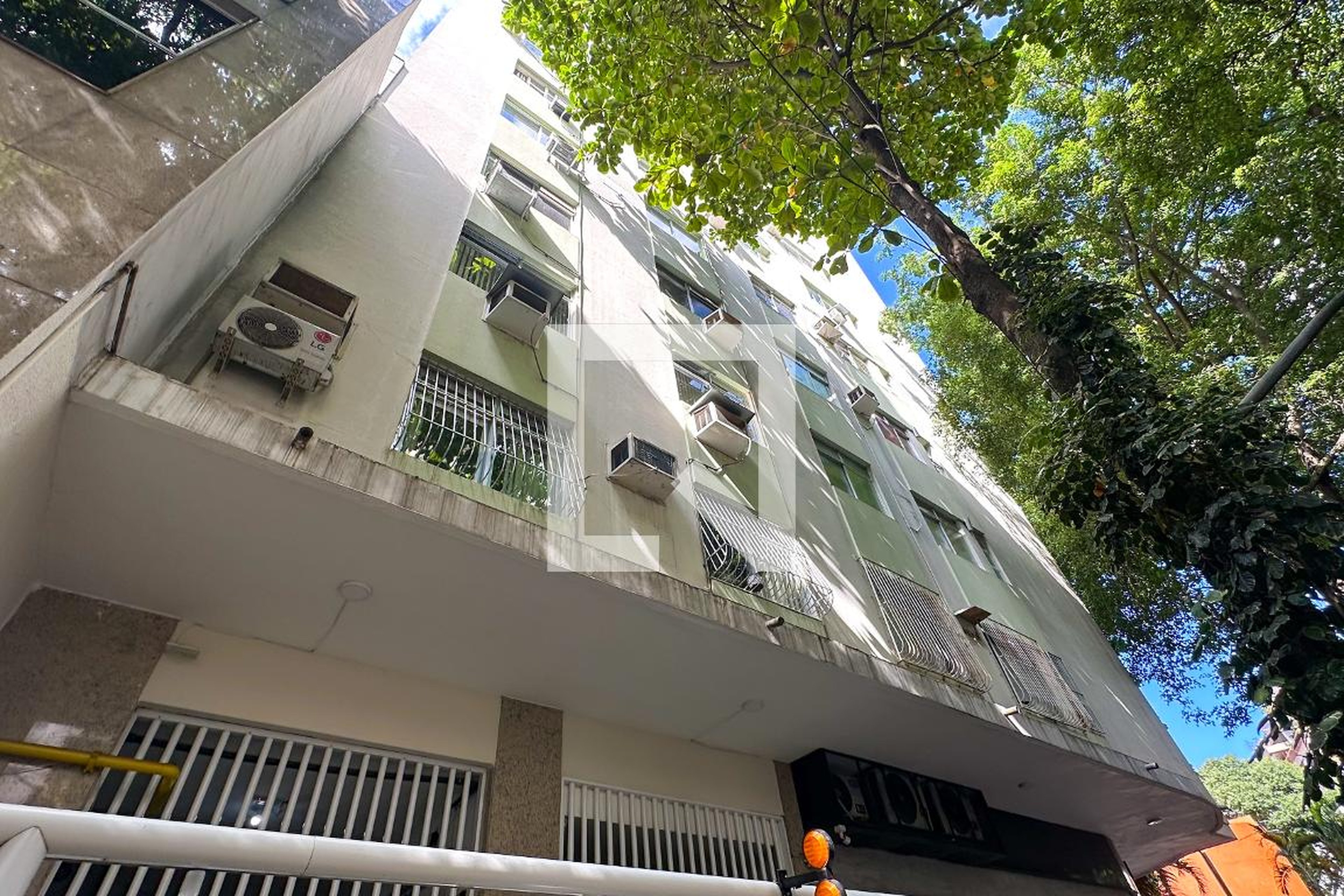 Fachada Edificio m. Rozem