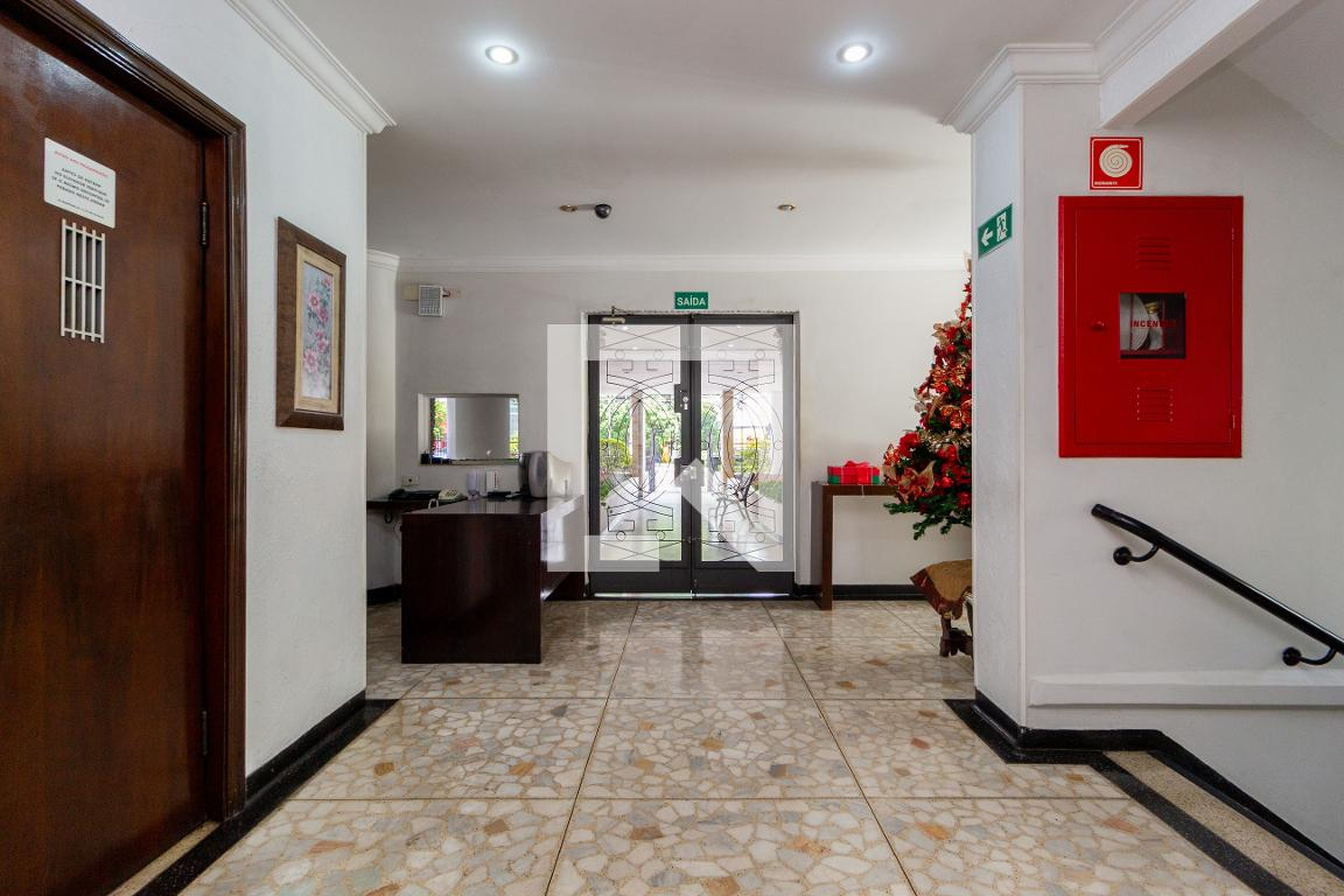 Hall social - California