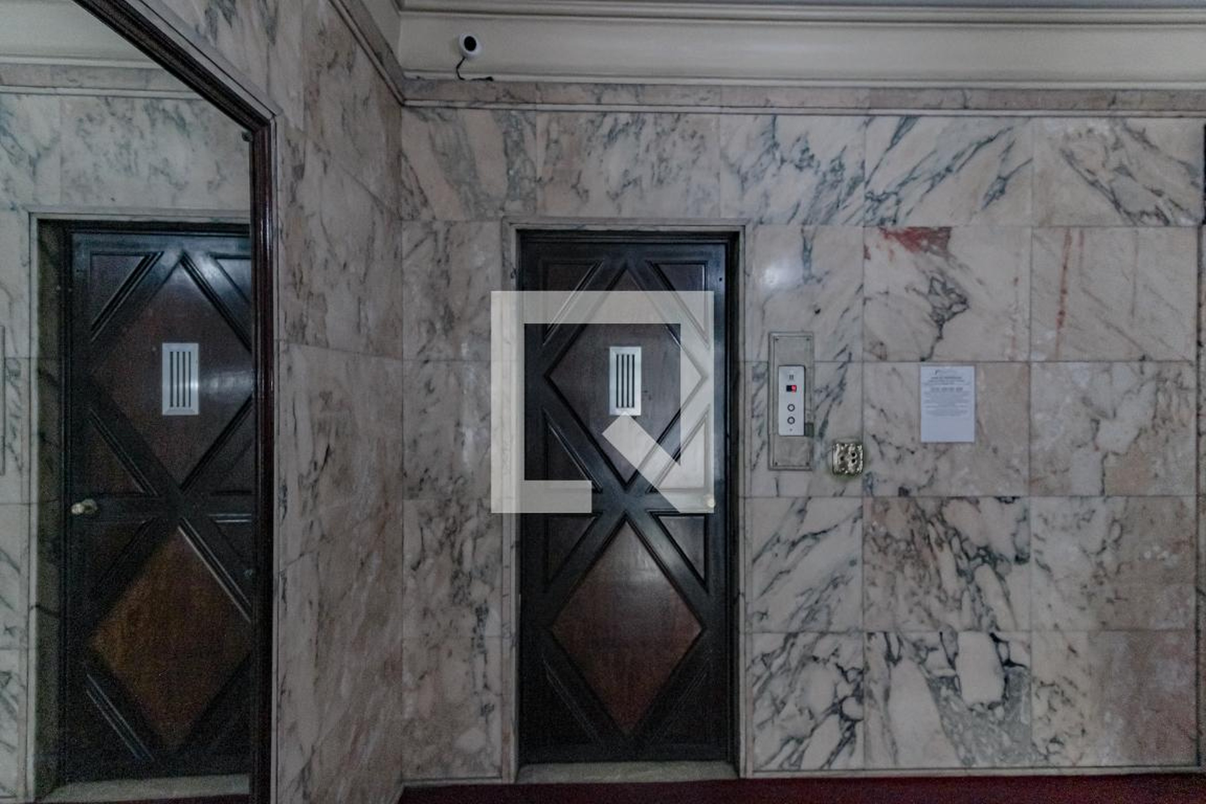 Elevador - Edifício Alian