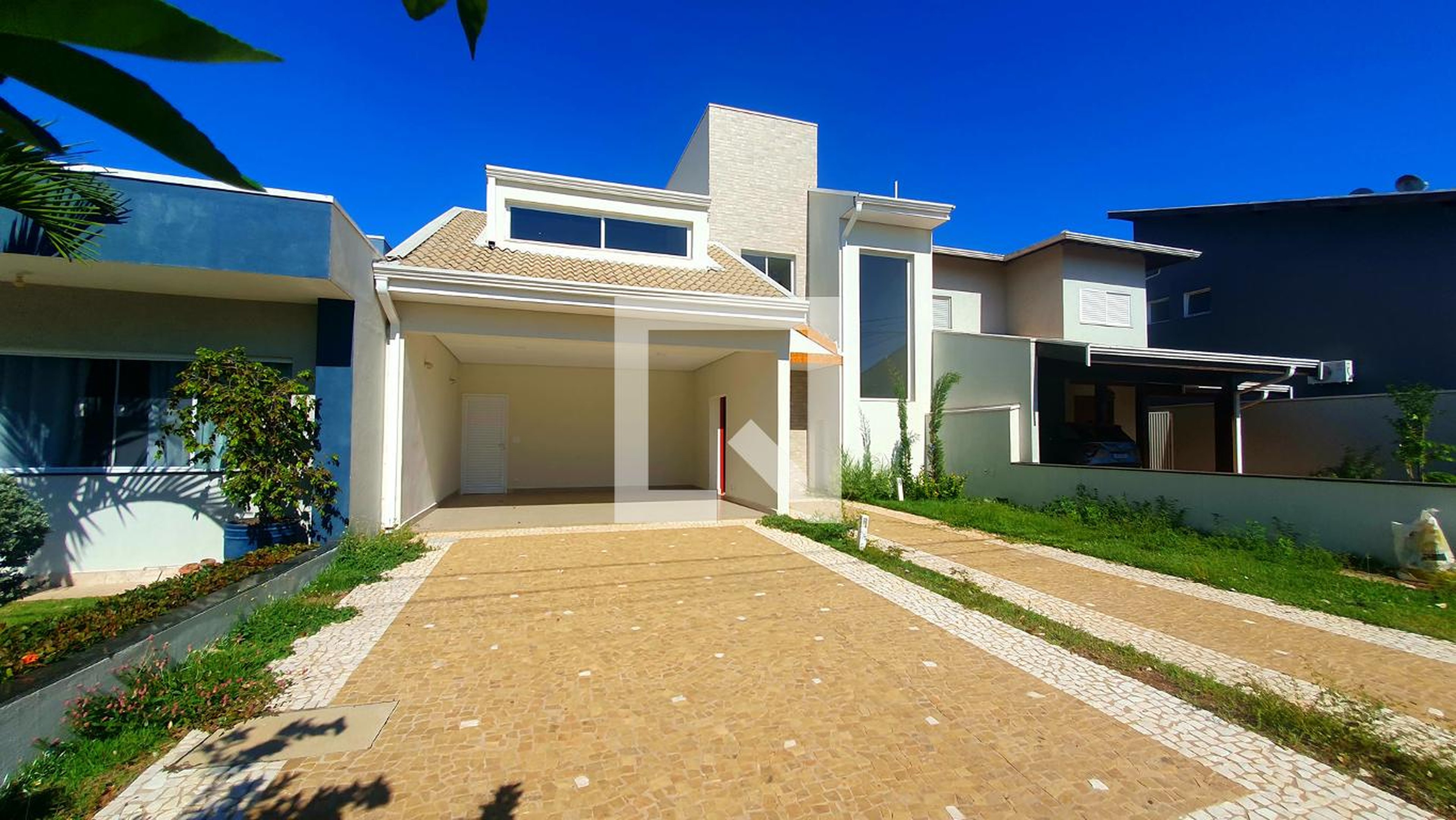 Fachada Condomínio em Rua Luiz Fávero, 65