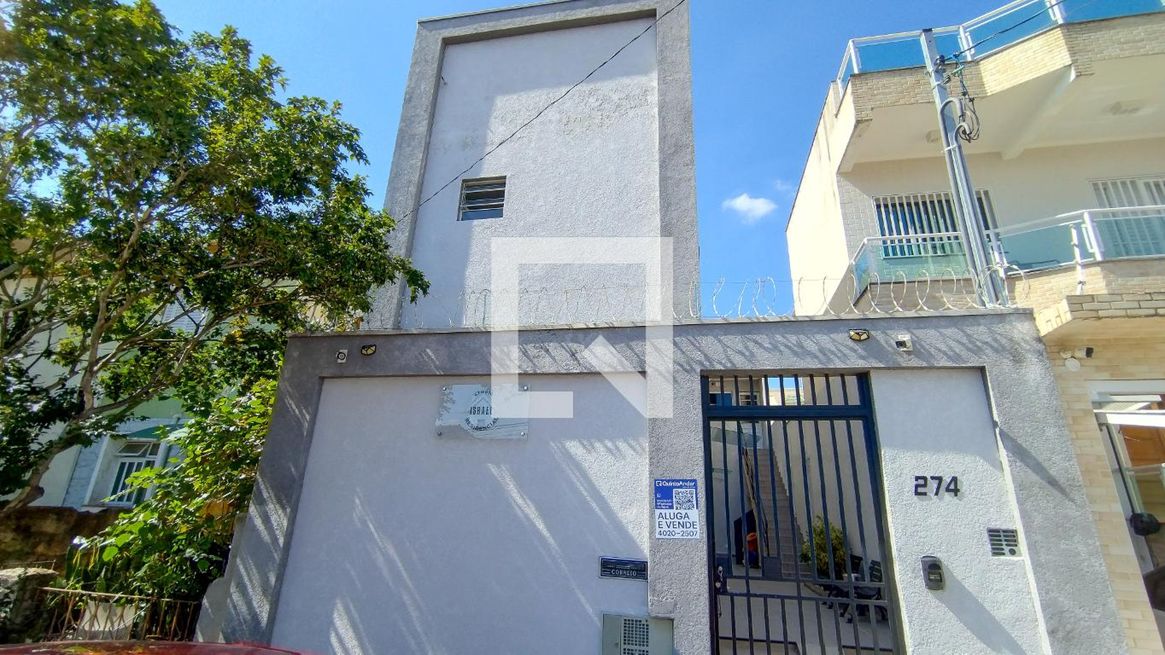 Fachada Condomínio em Rua Tenente Chantré, 274