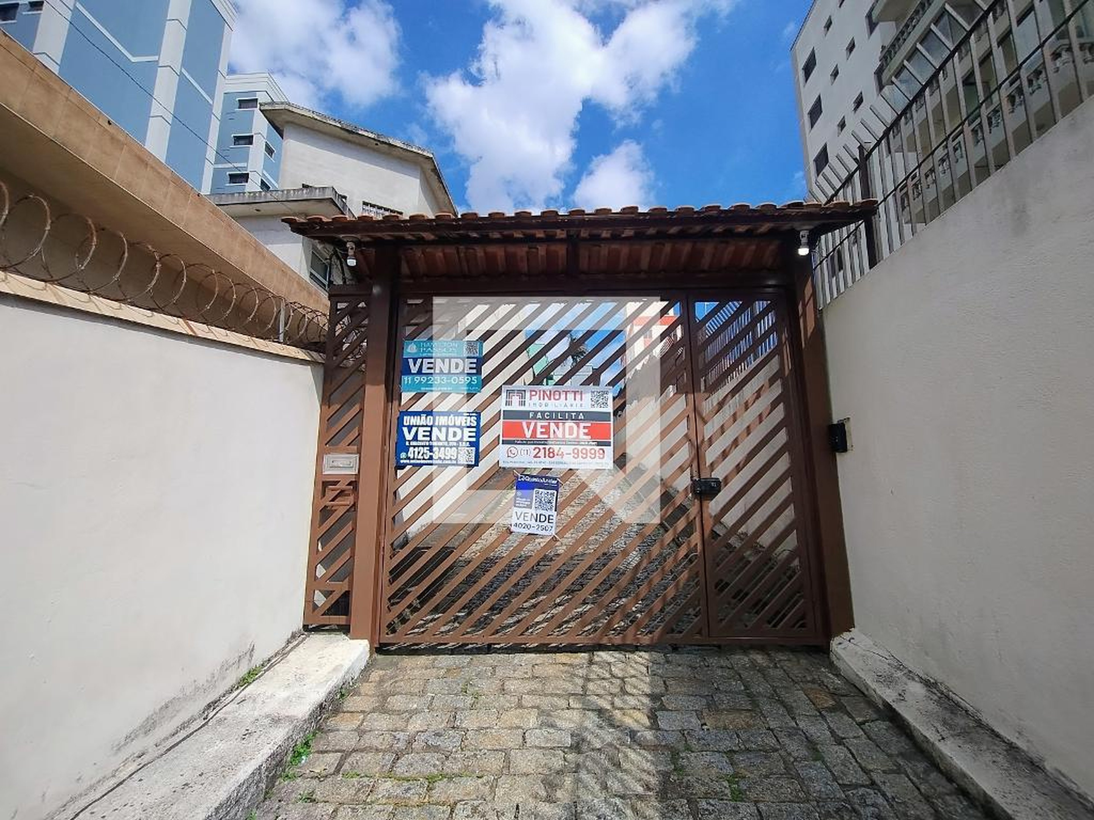 Fachada Condomínio em Rua Avaré, 196