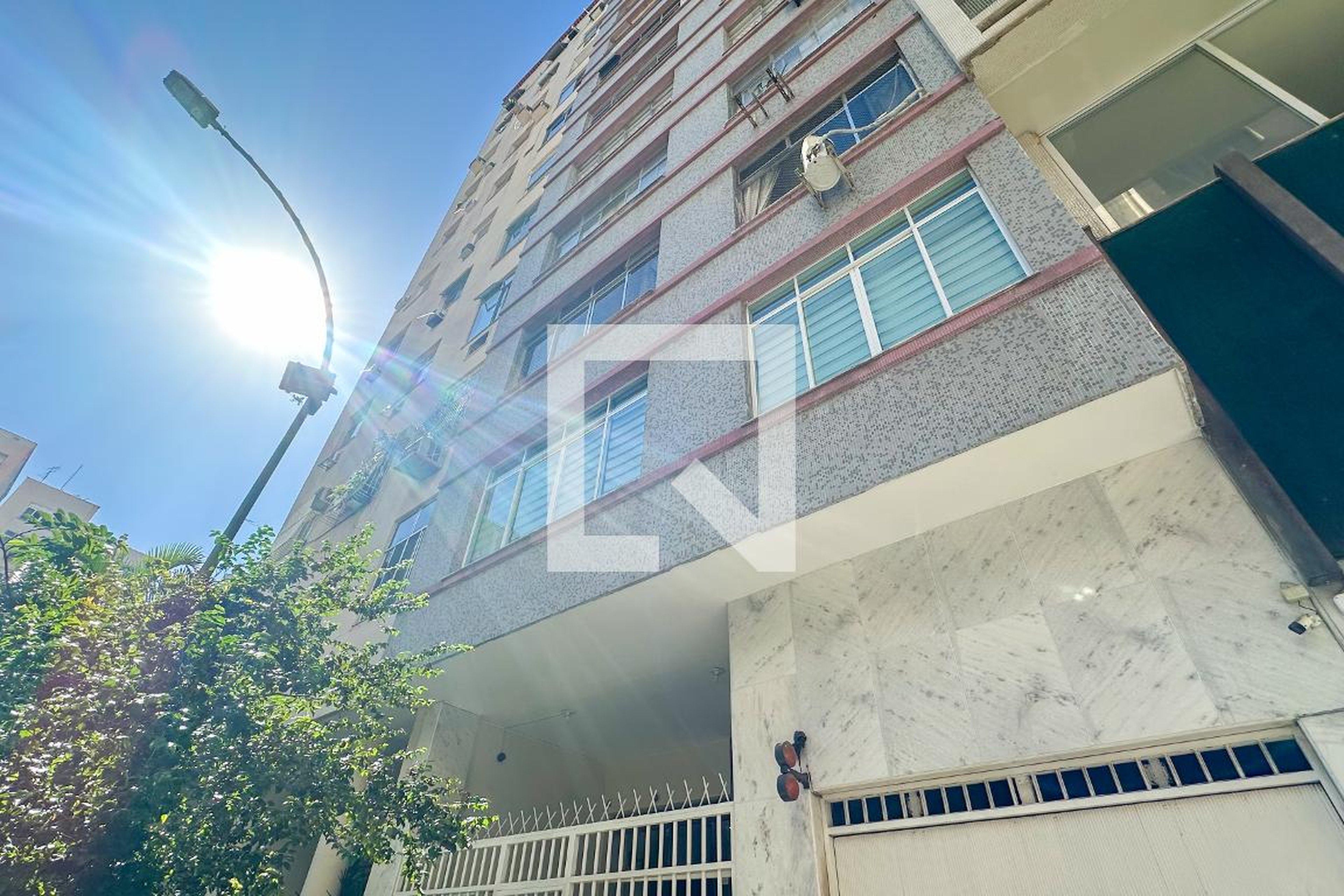 Fachada Condomínio em Travessa Angrense, 21972925026