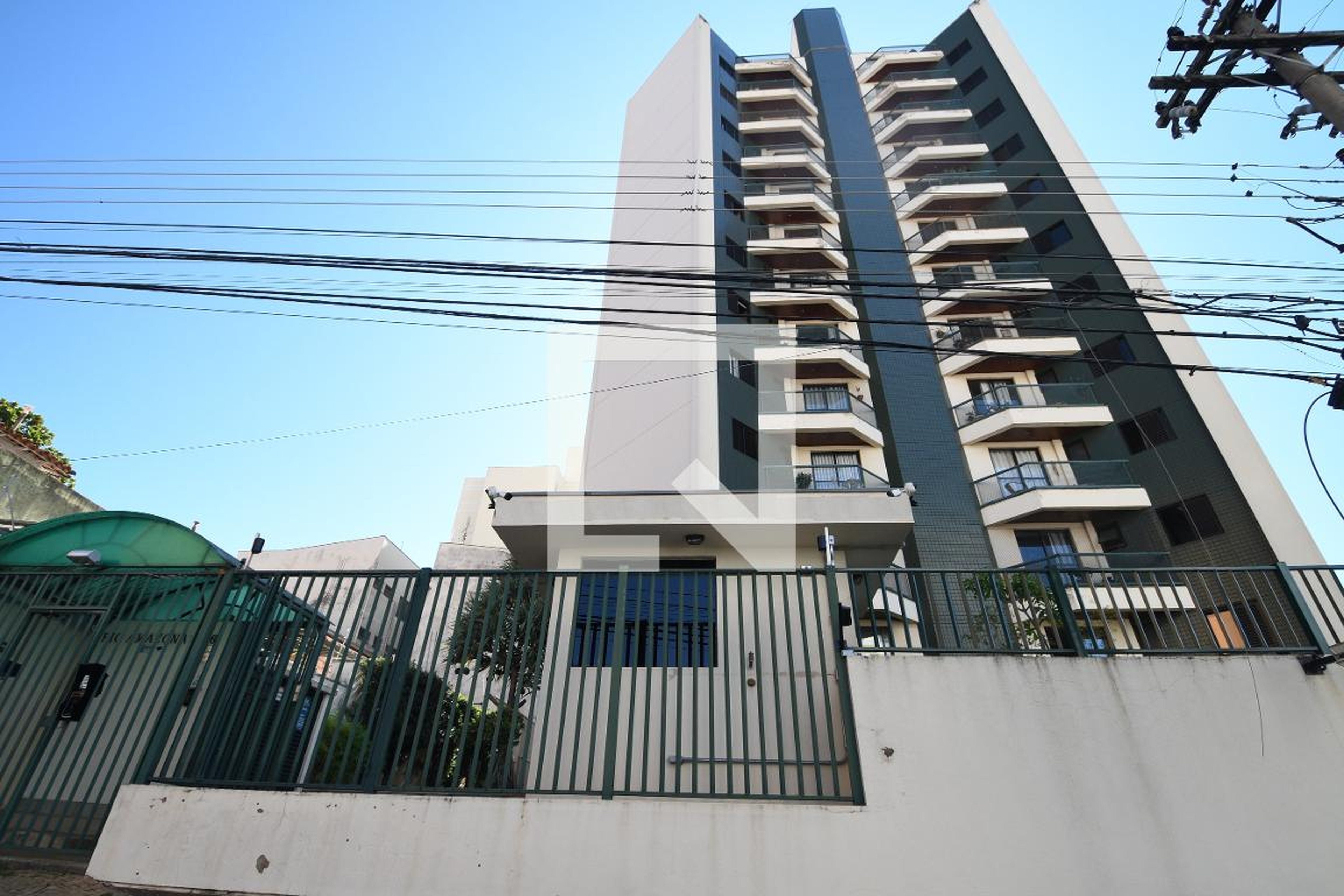 Fachada do Prédio Condomínio em Rua Salvador Penteado, 76