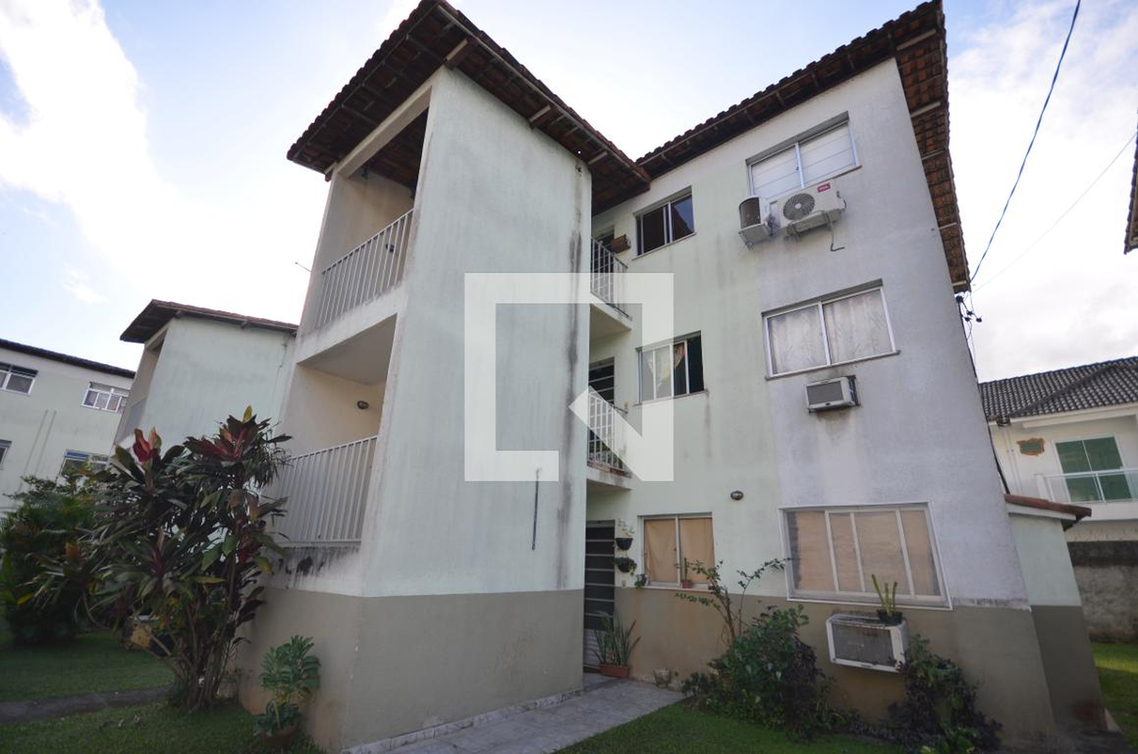 Fachada Residencial Village Horacio Camargo