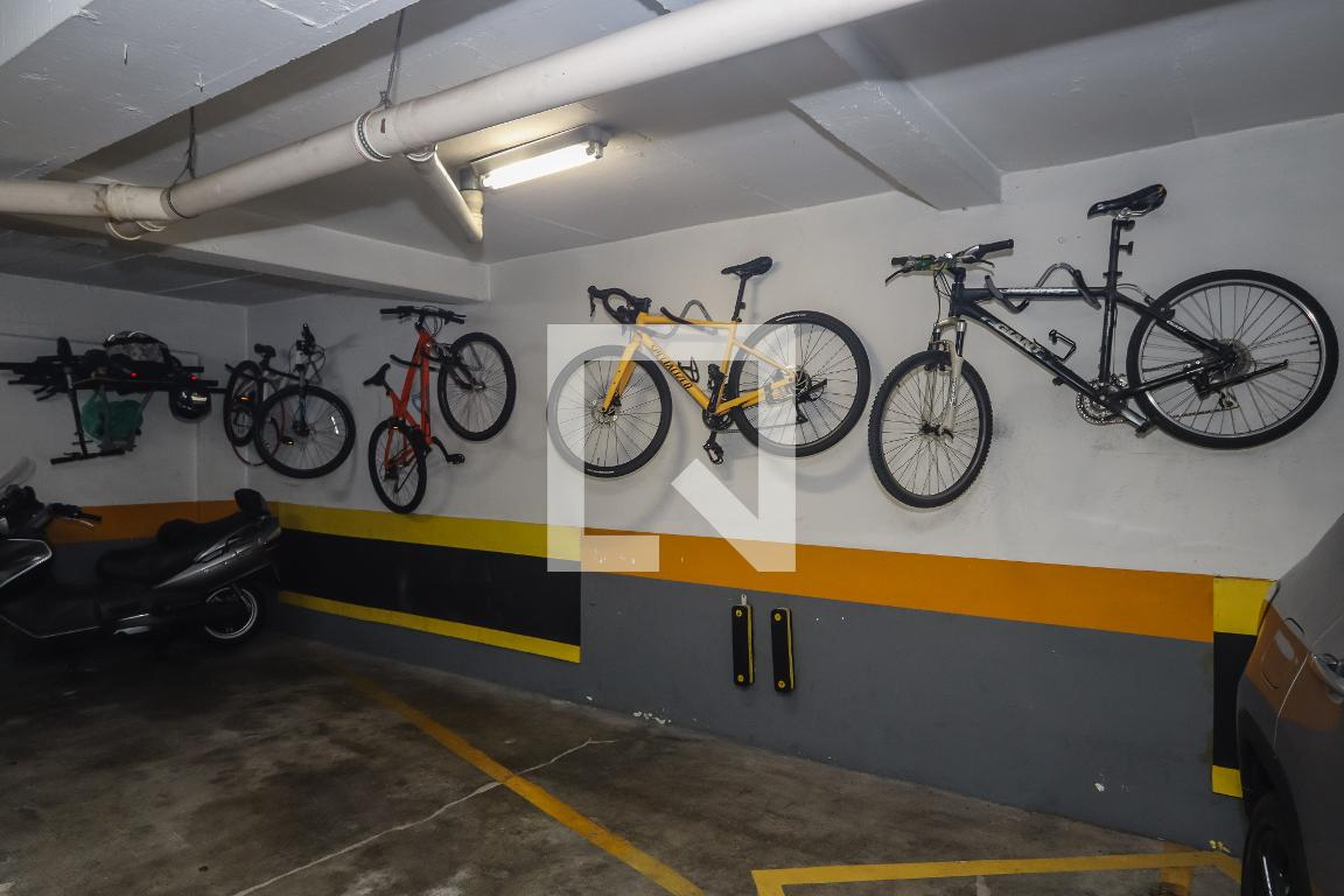 Bicicletário - Infante Dom Henrique