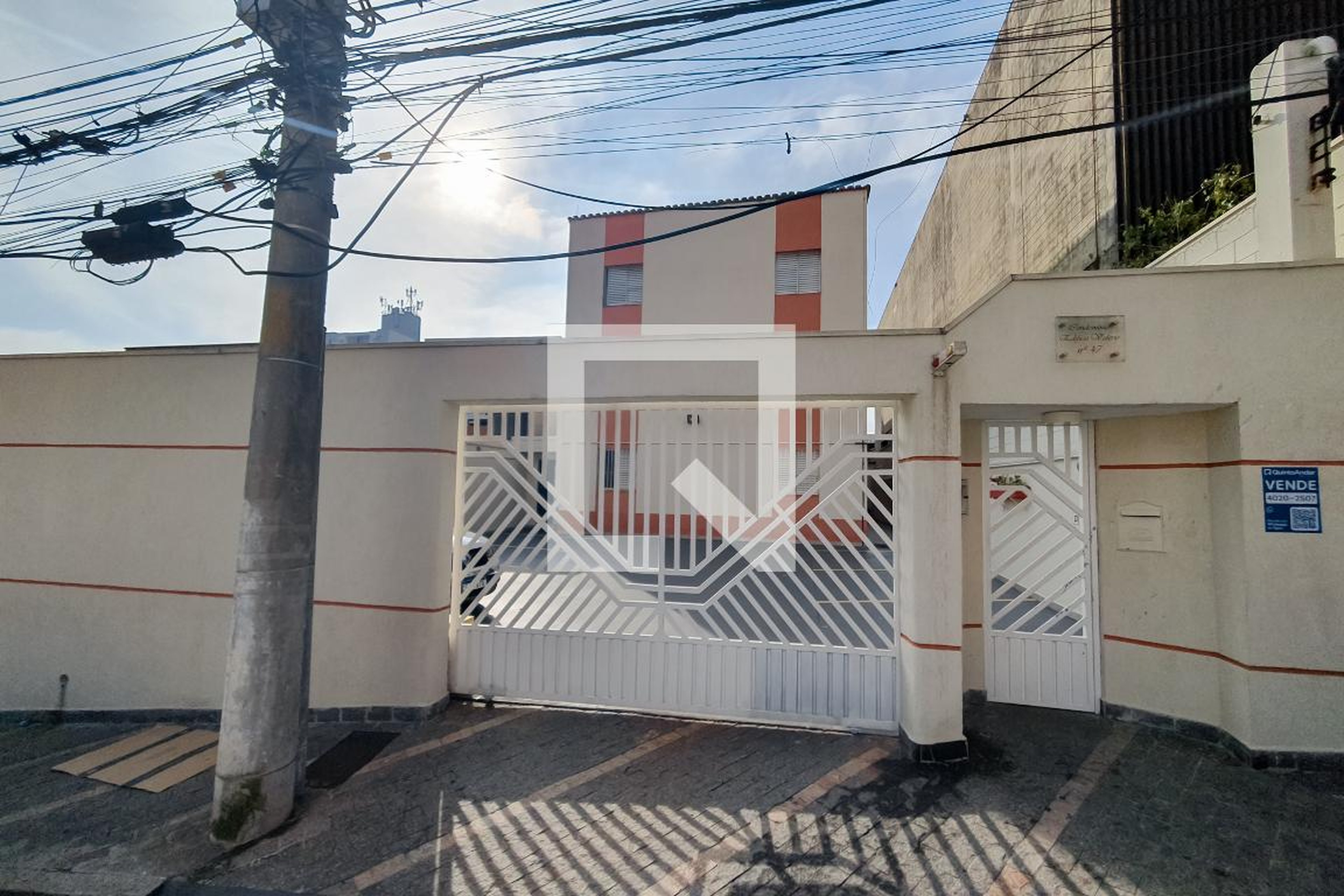 Fachada Condomínio em Rua Antônio Luís Valério, 47