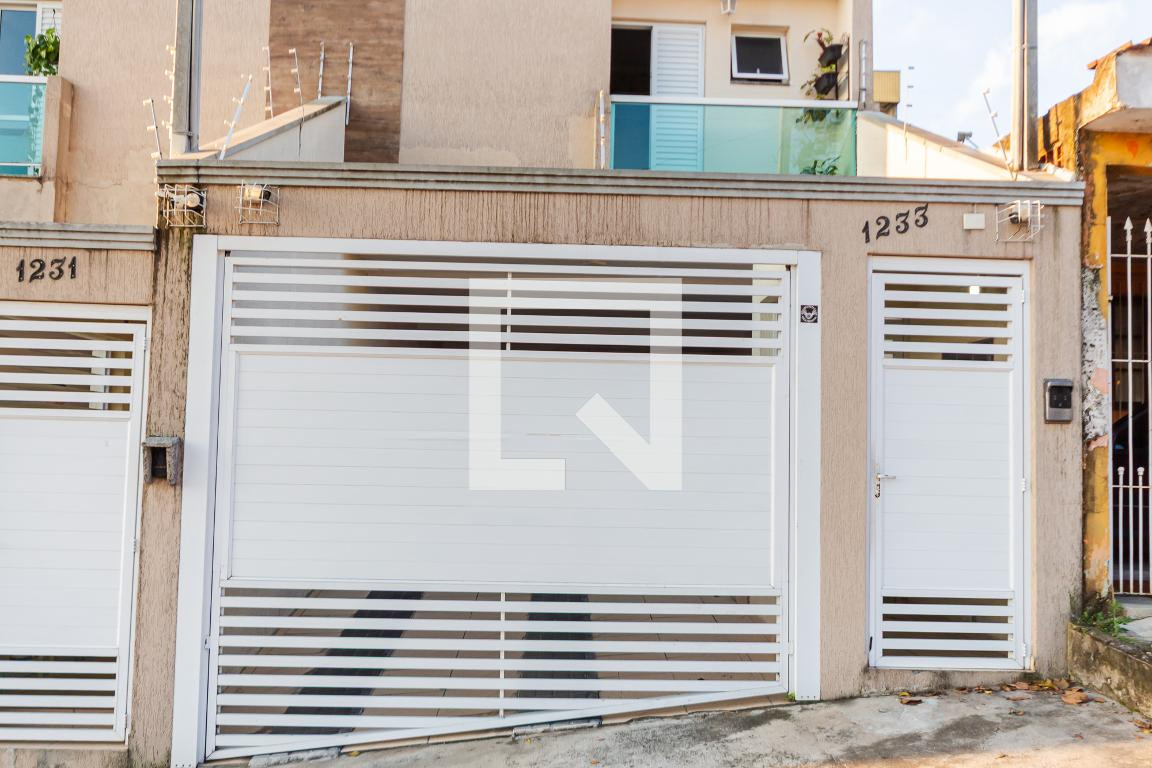 Fachada Condomínio em Rua Basiléia, 1233