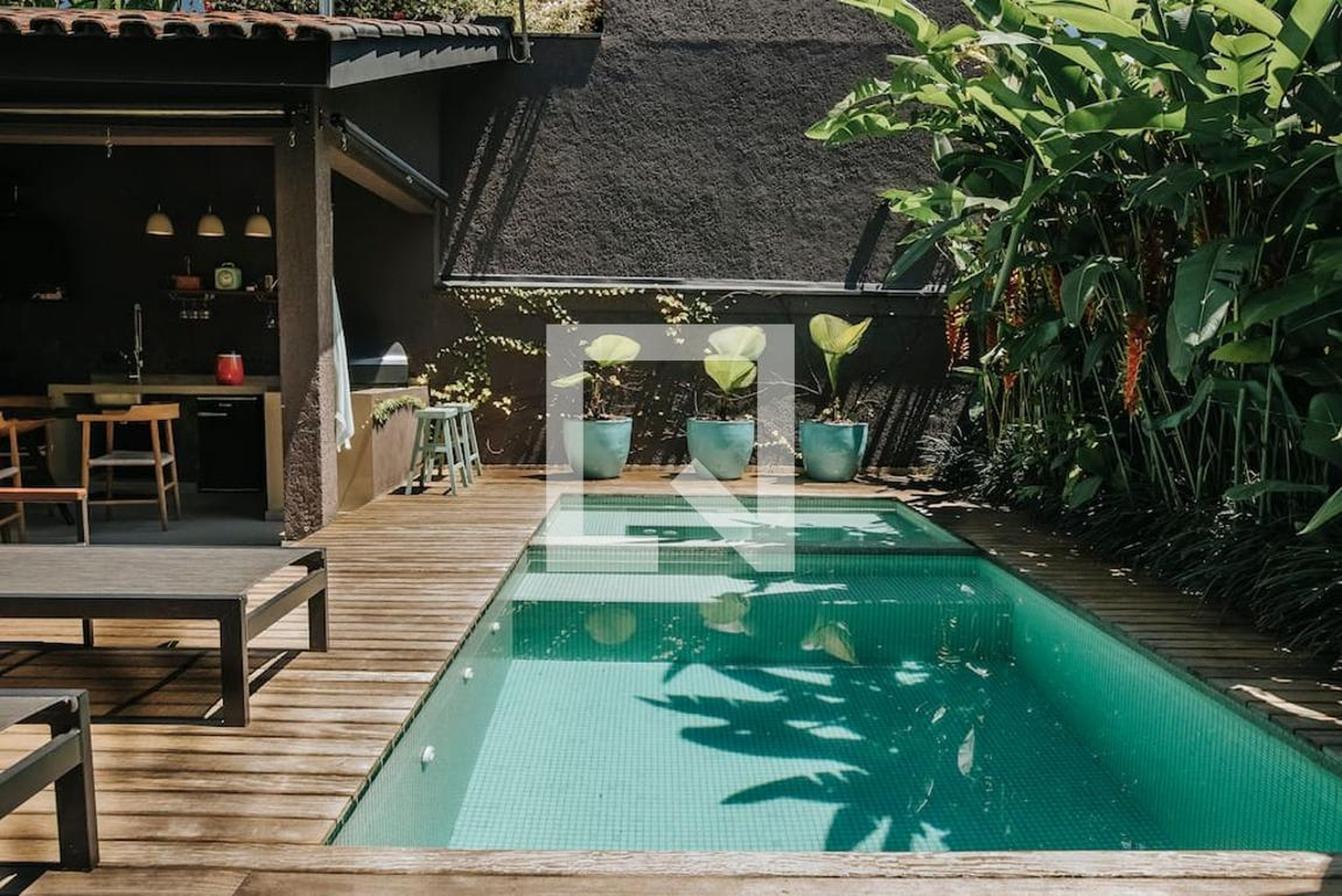 Piscina Condomínio em Alameda Tubarão, 494