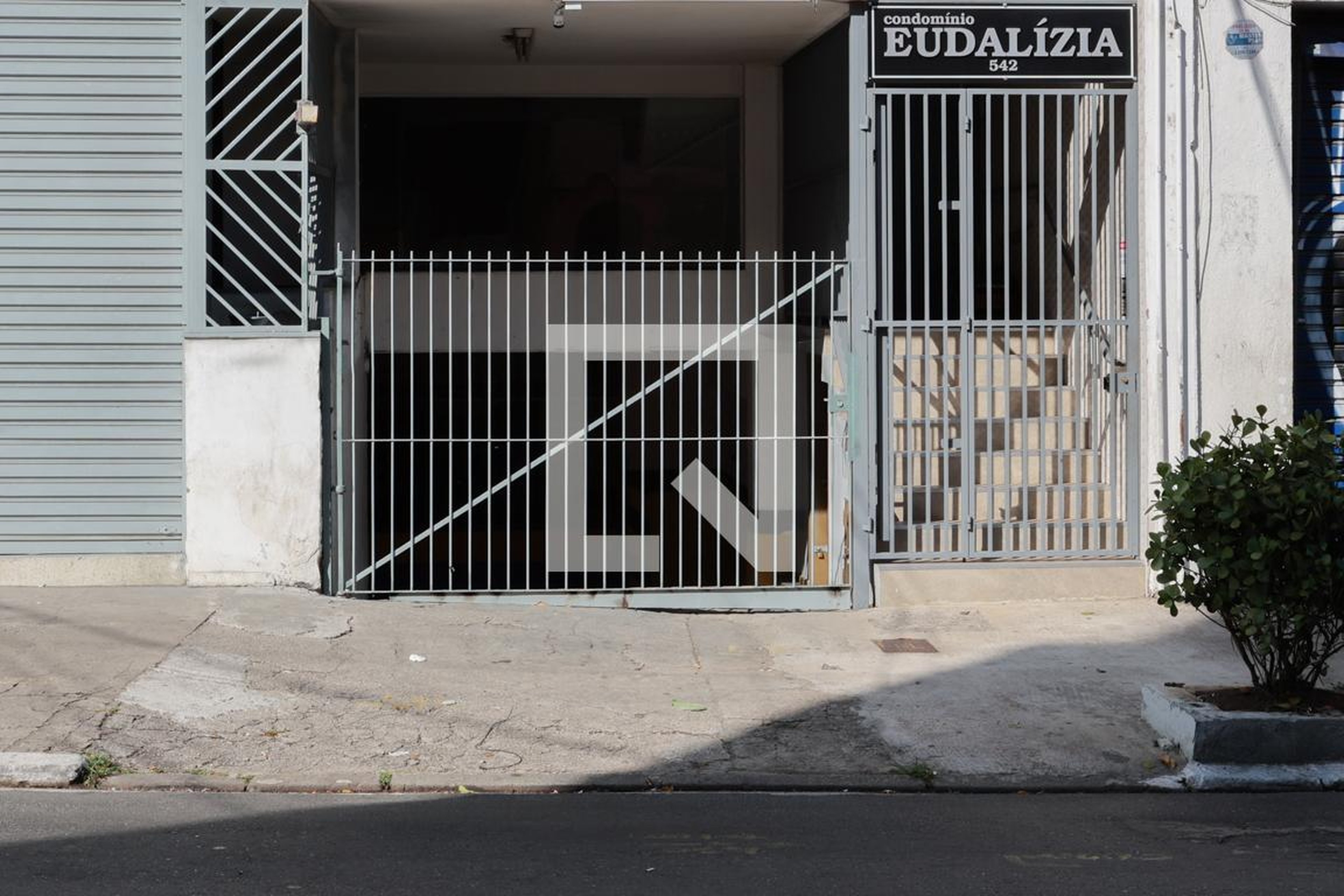 Fachada do condomínio Condomínio Eudalizia