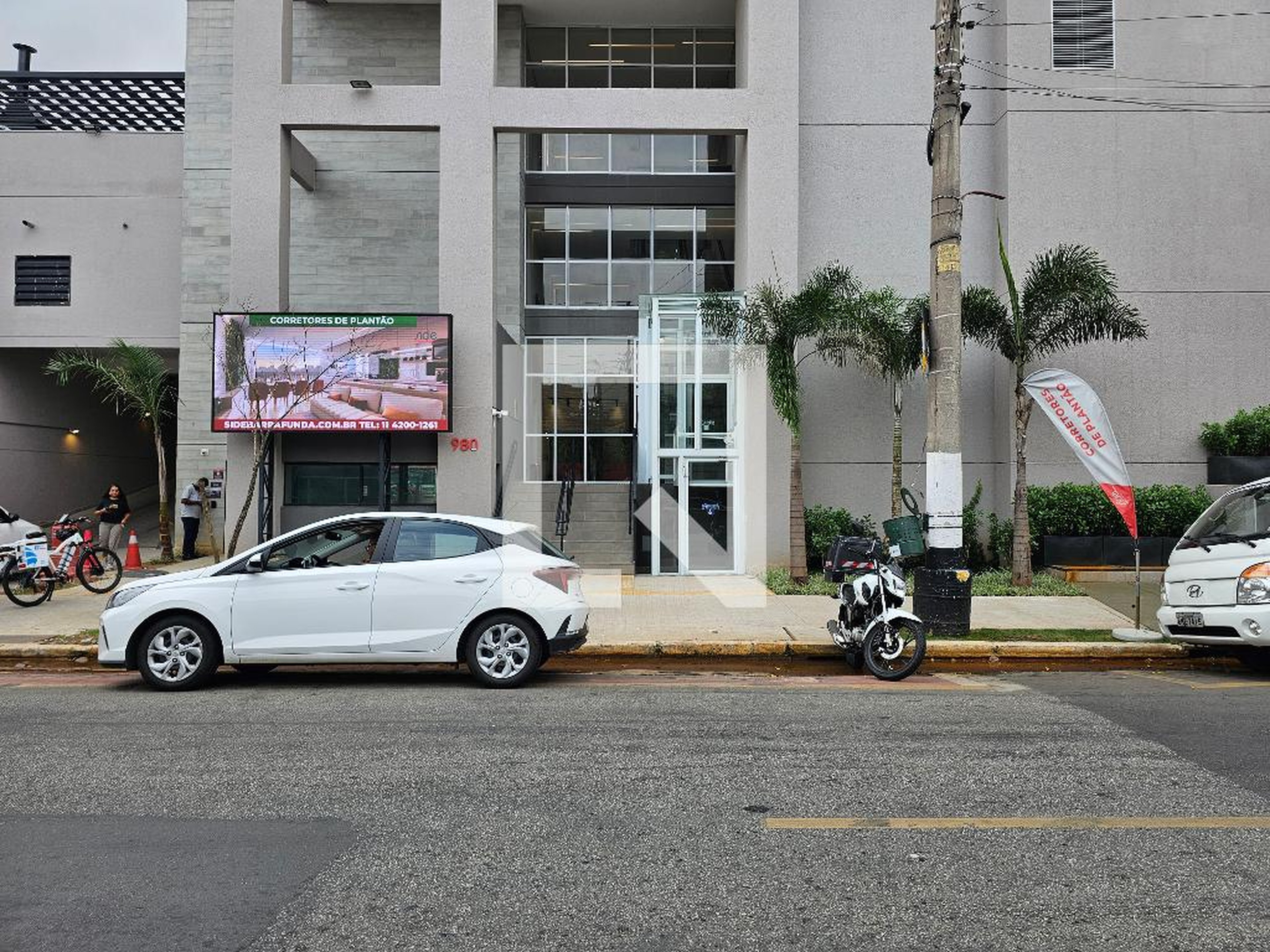 Fachada Condomínio em Rua do Bosque, 890