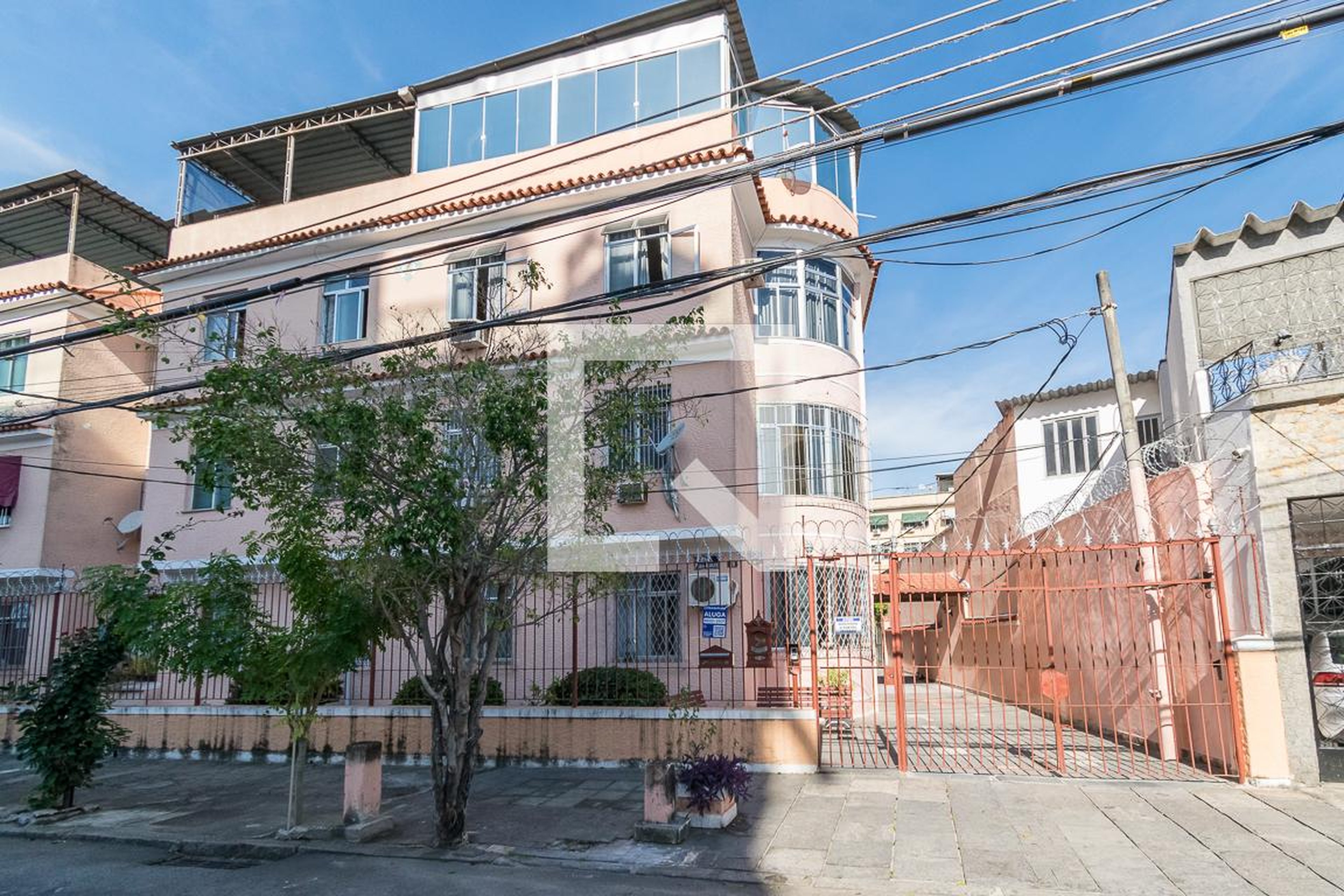 Fachada do Prédio Condomínio em Rua Professora Paula Aquiles, 79