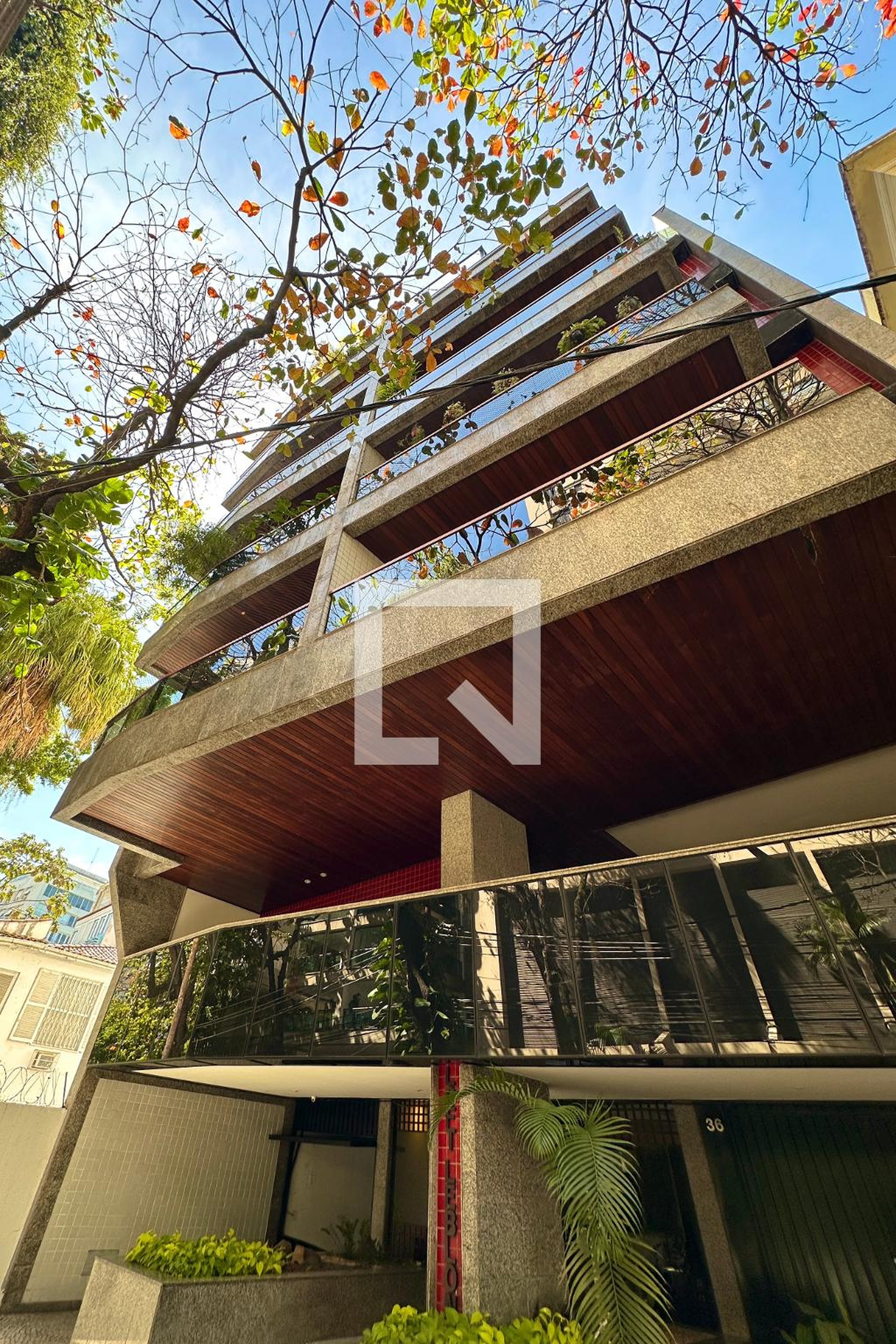 Fachada Condomínio Loft Leblon