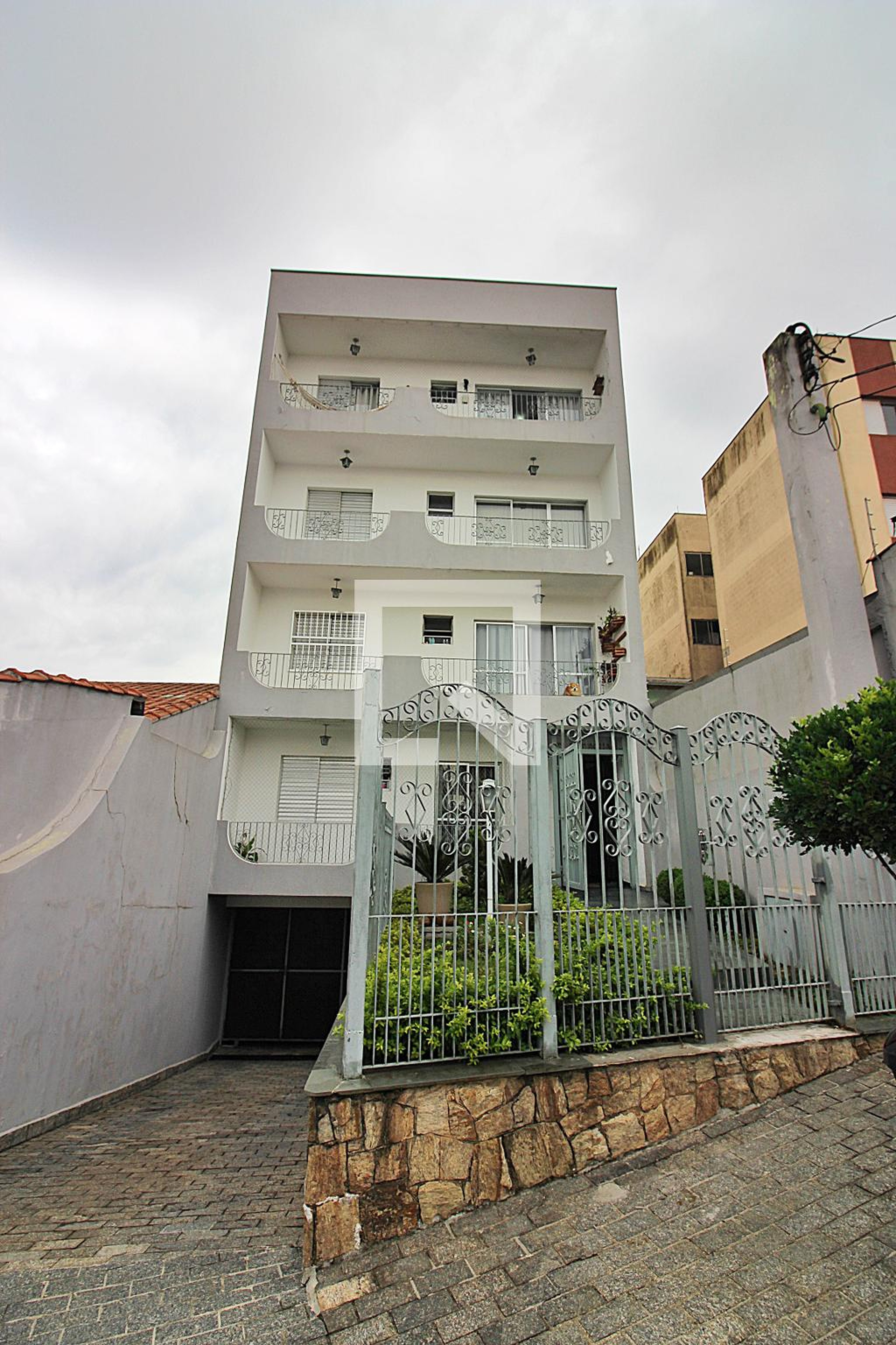 Fachada Condomínio em Rua Padre José Leite Penteado, 176