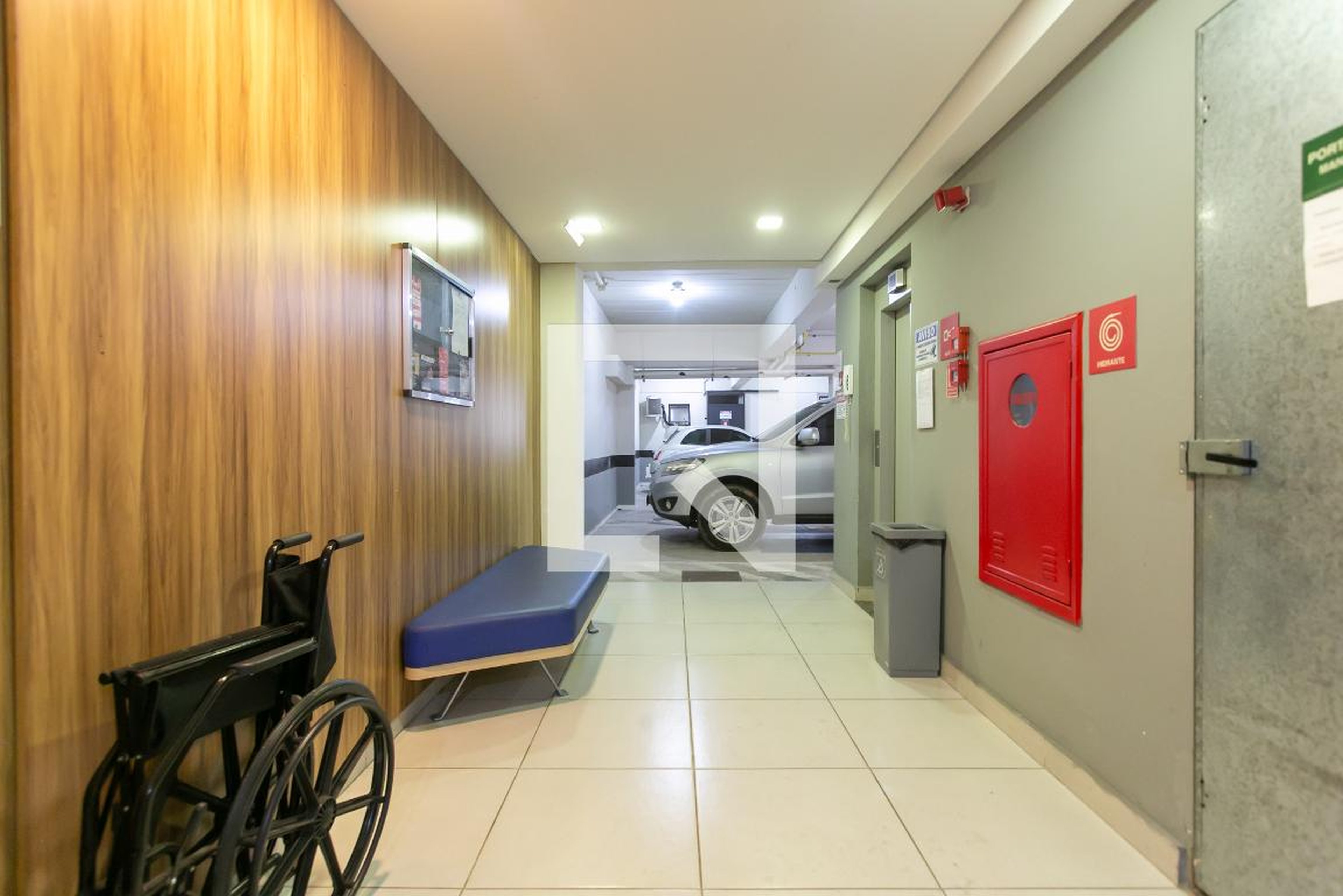 Hall Social - Jad Bellavi