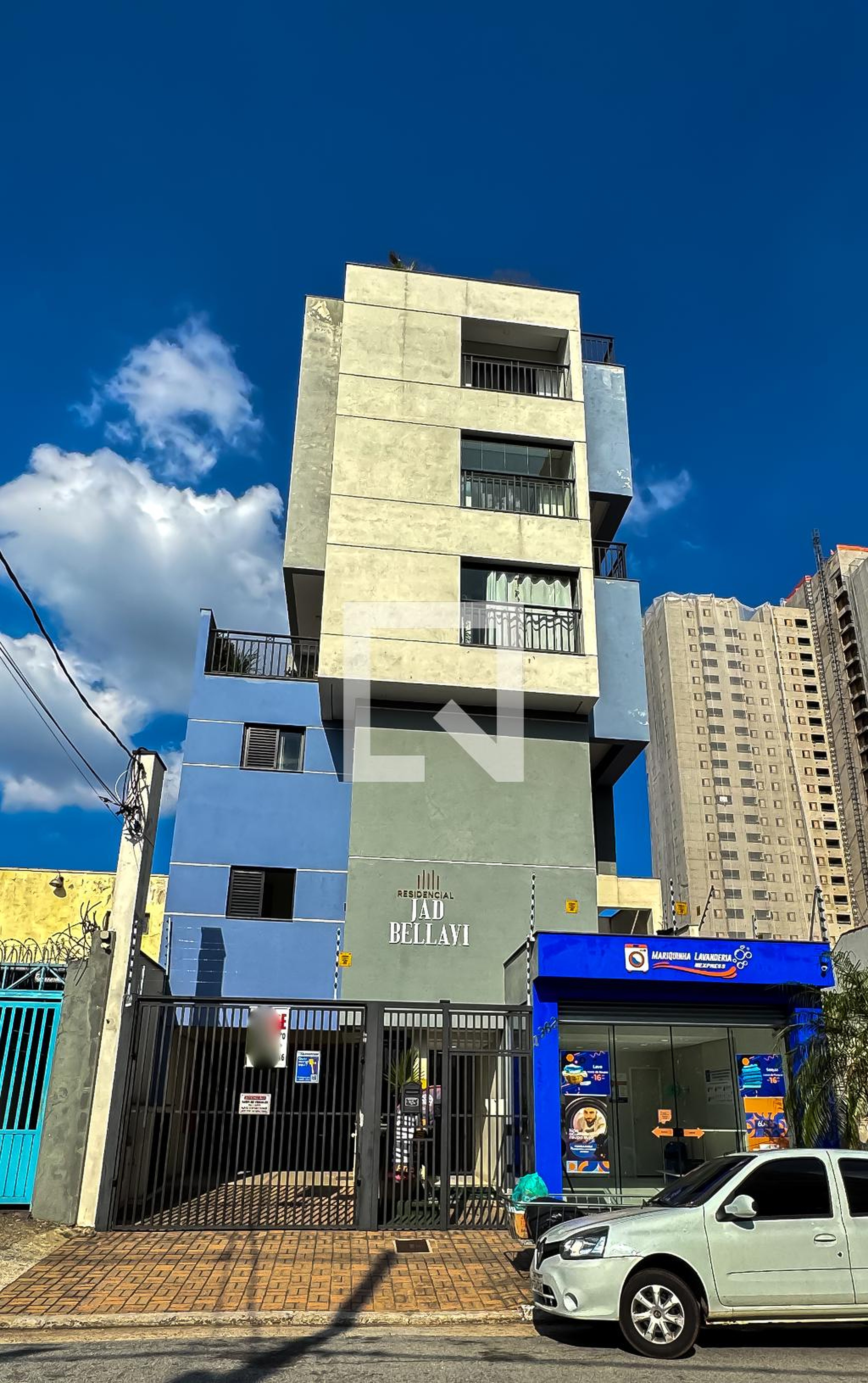 Fachada do Condomínio Condomínio Jad Bellavi
