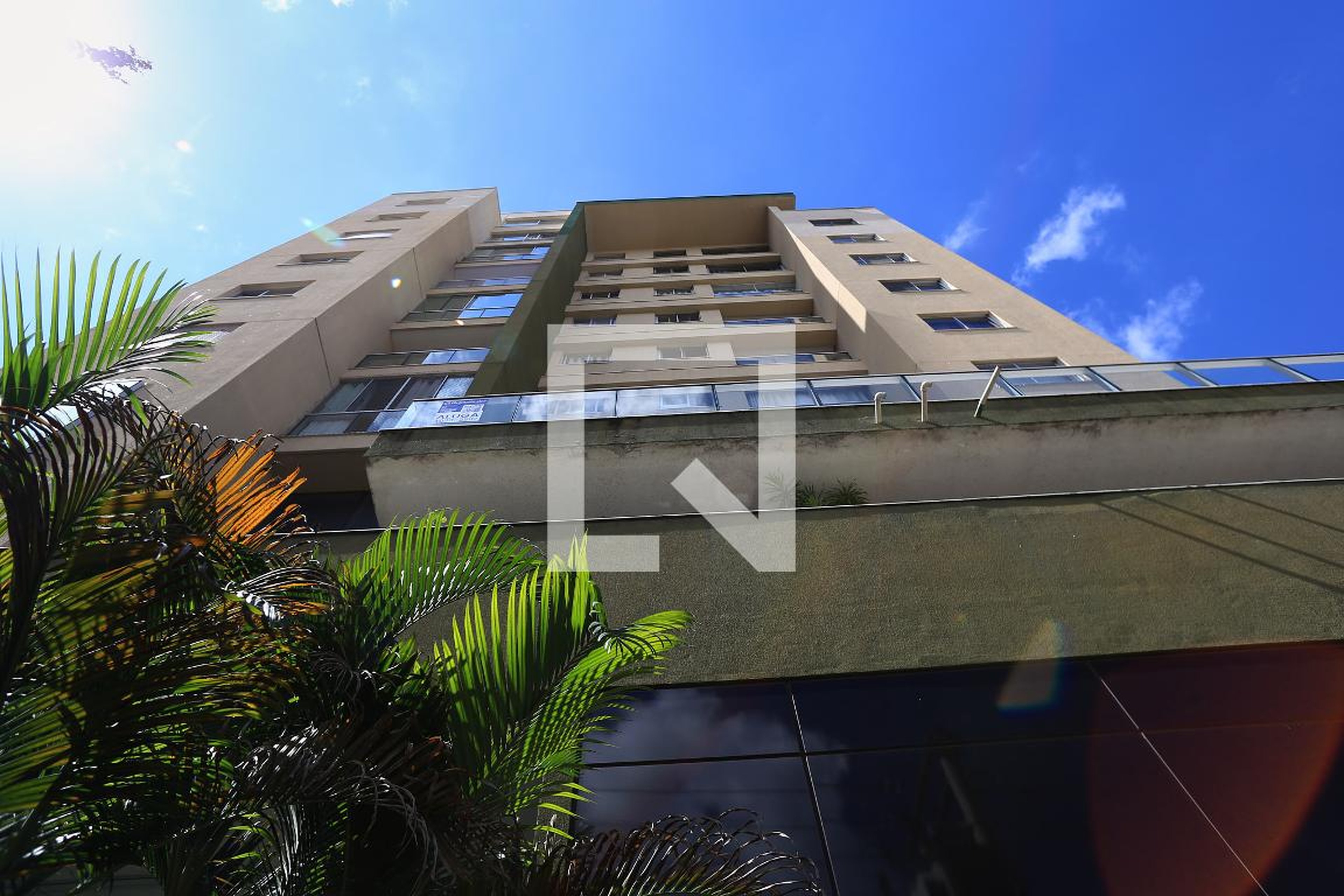 Fachada Condomínio em Rua Elói Mendes, 108