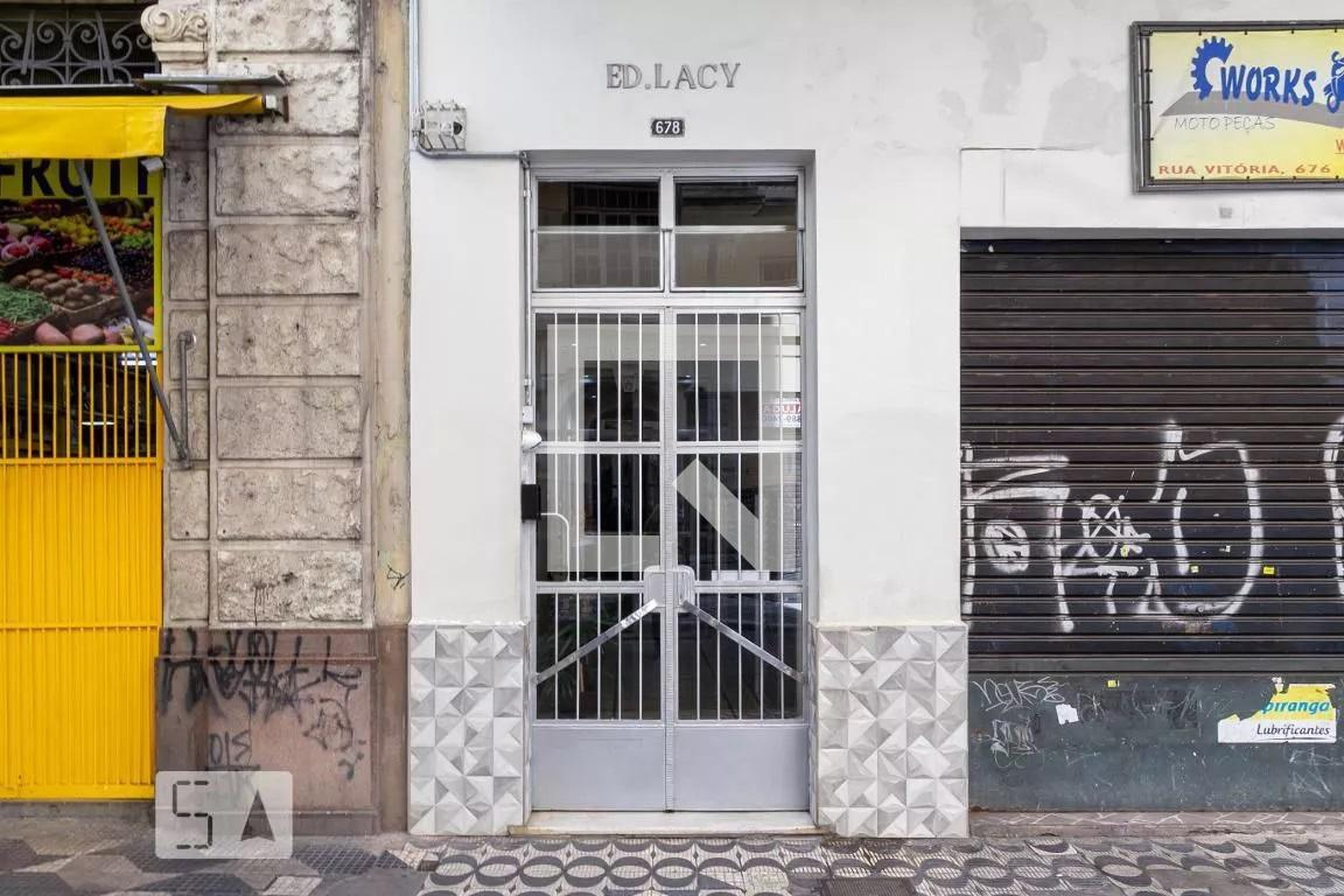 Fachada Condomínio em Rua Vitória, 678