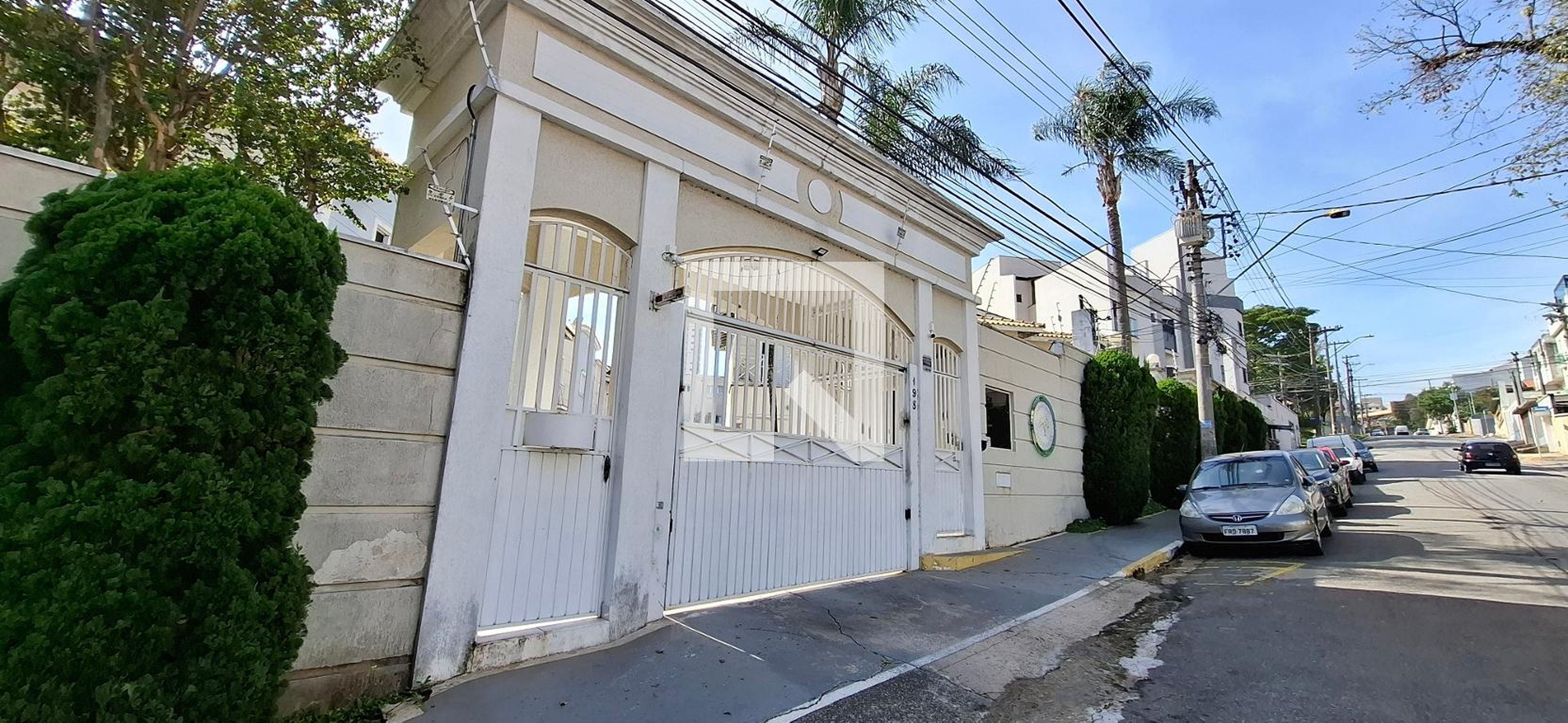 Fachada do condomínio Residencial Flores