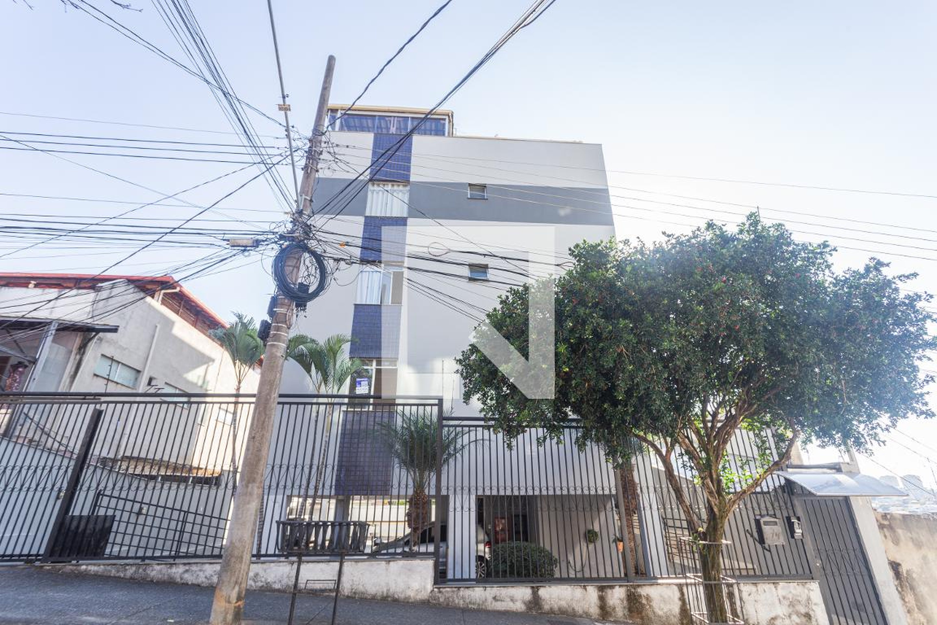 Fachada Condomínio em Rua Nova Granada, 73