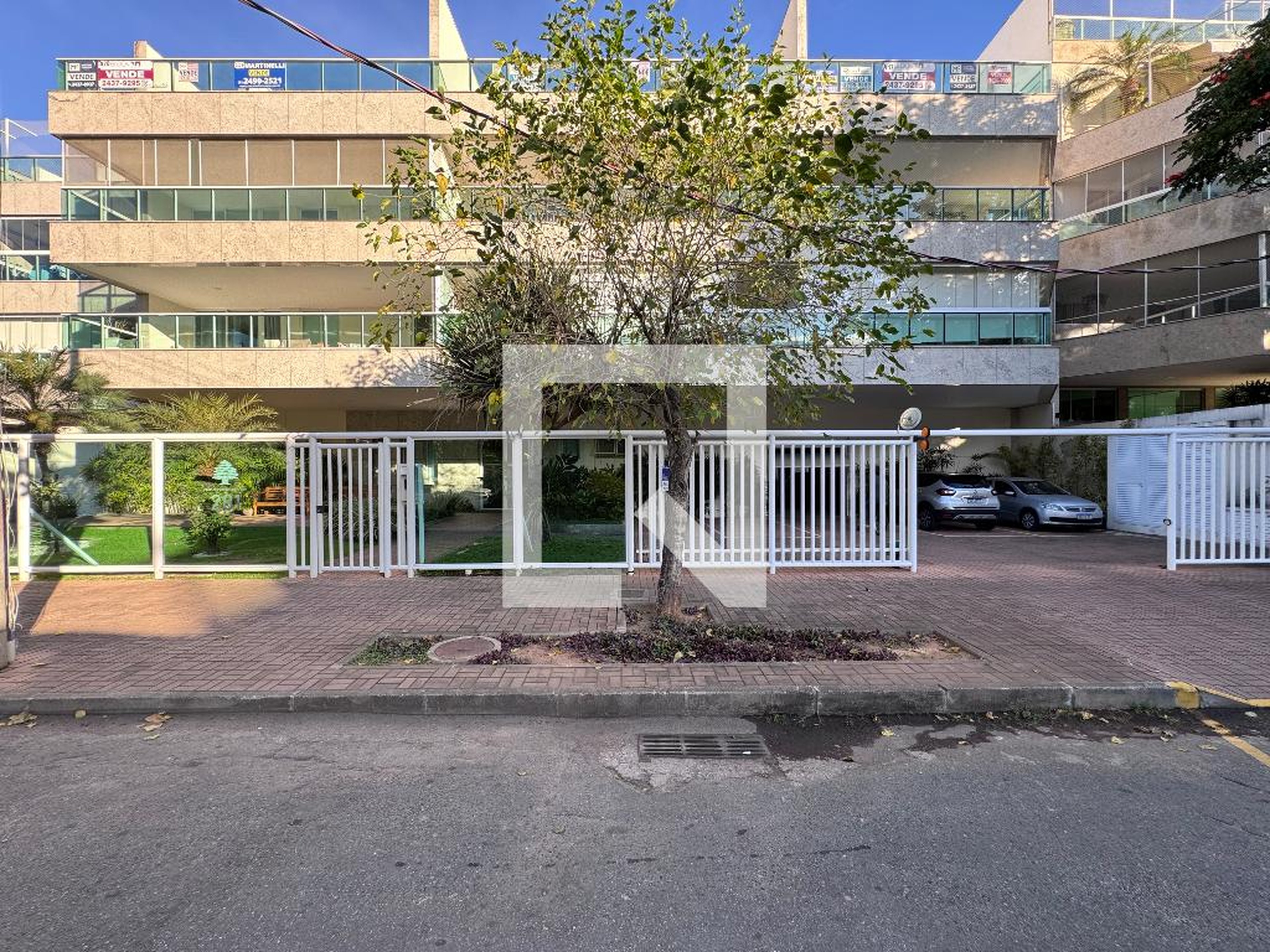 Fachada Condomínio em Rua Joaquim Moreira Neves, 281