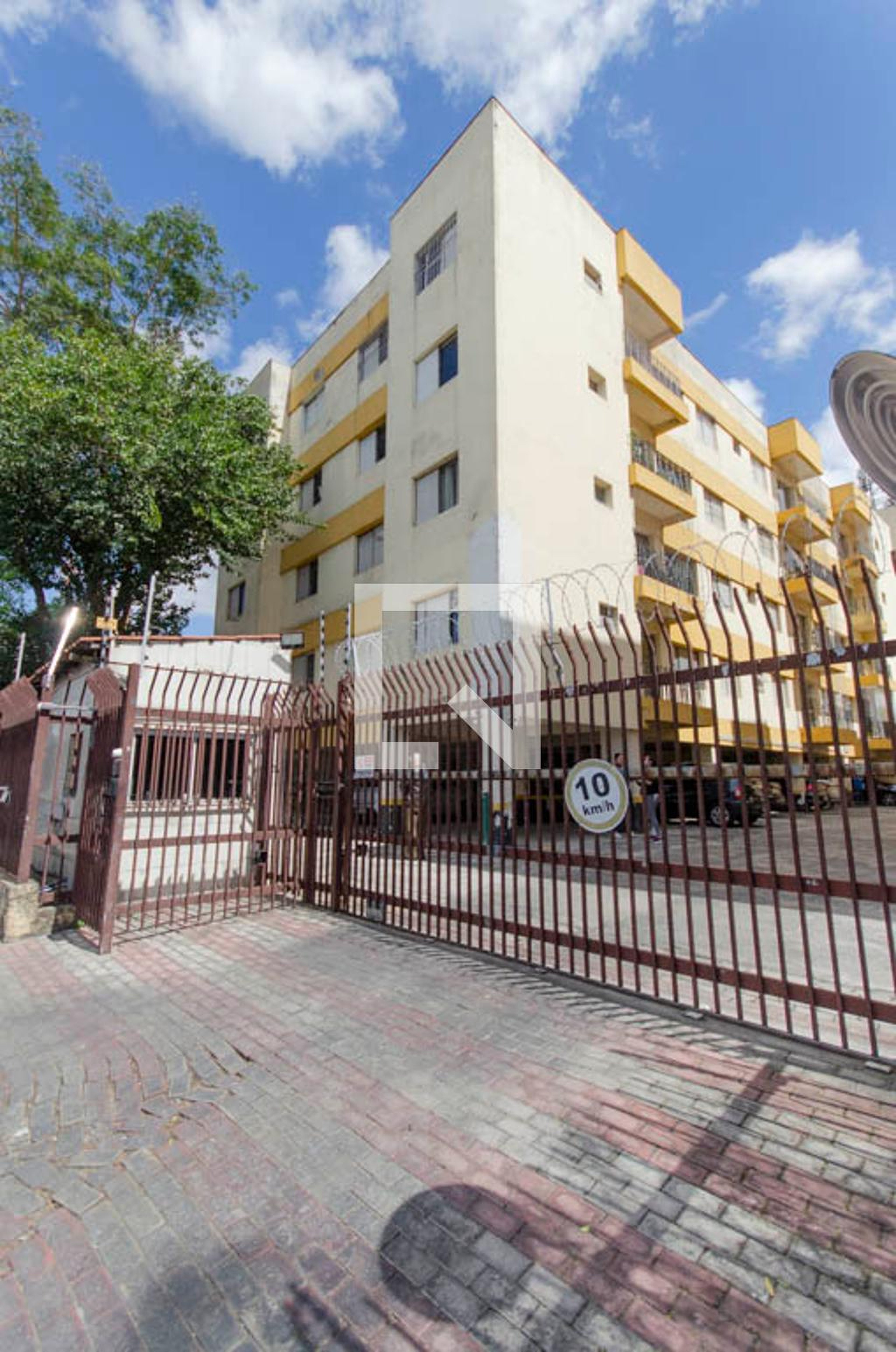 Fachada Edifício Tres Cores