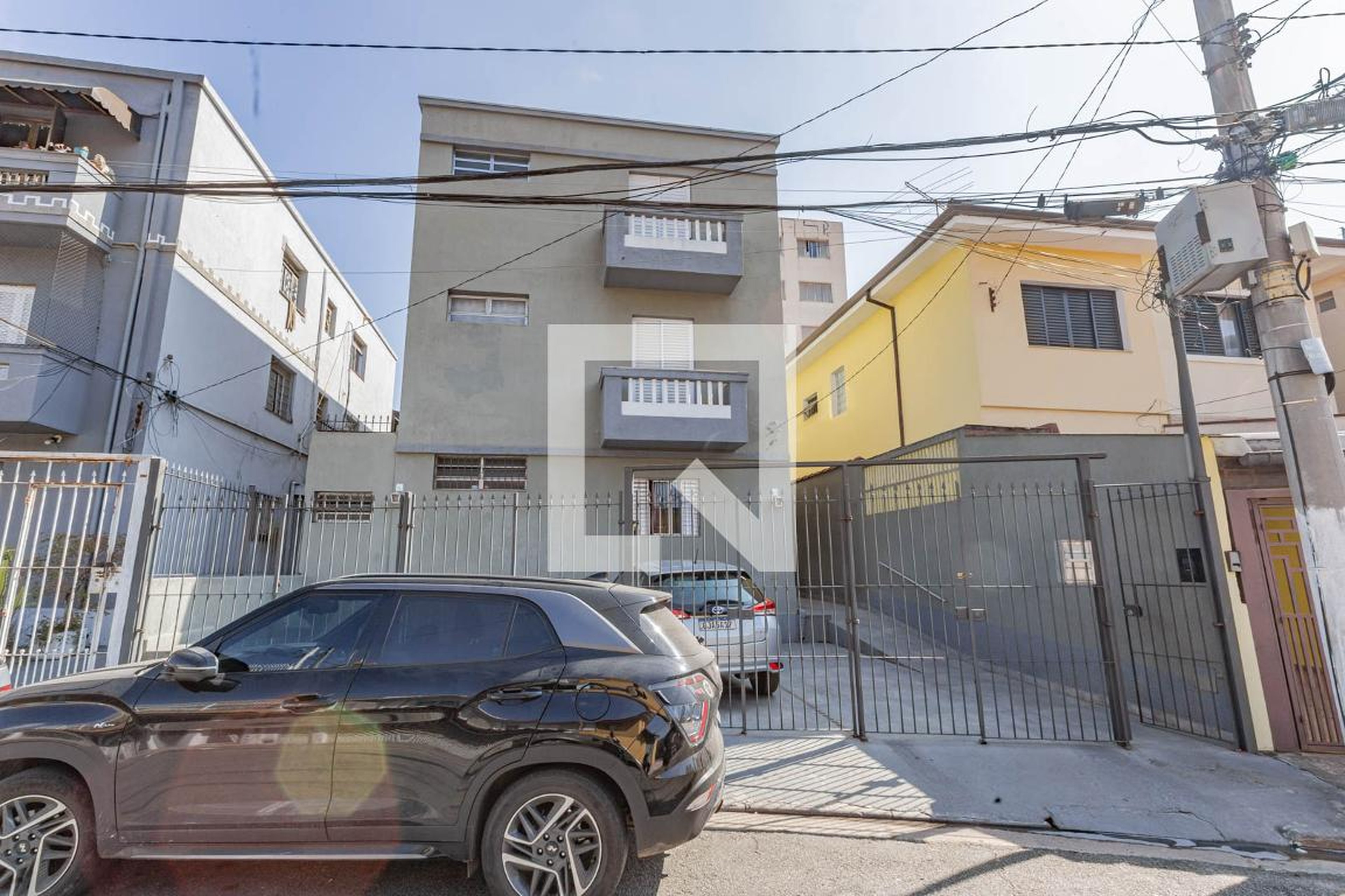 Fachada Condomínio em Rua Marco Rodrigues, 76