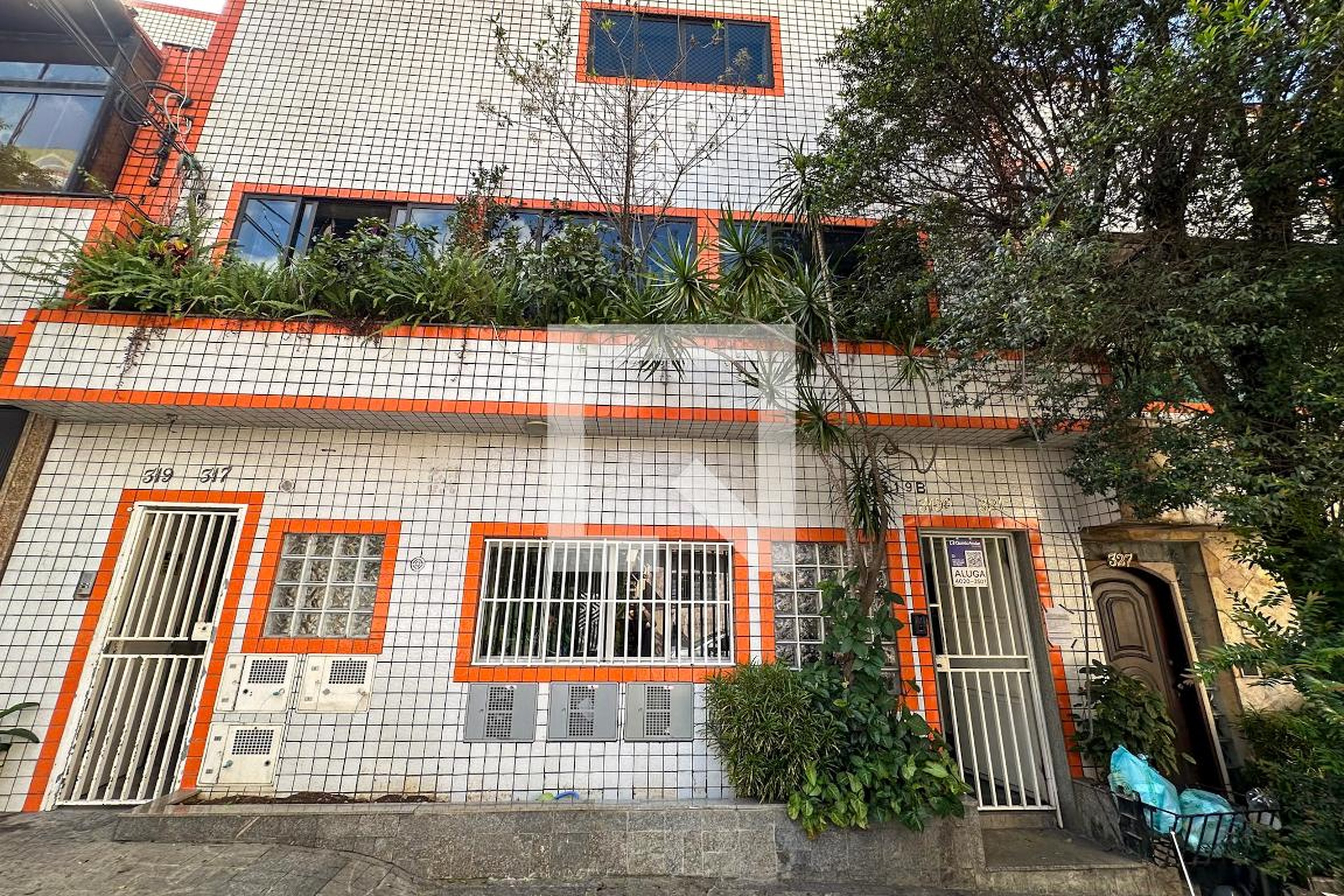 Fachada Condomínio em Rua Riga, 319