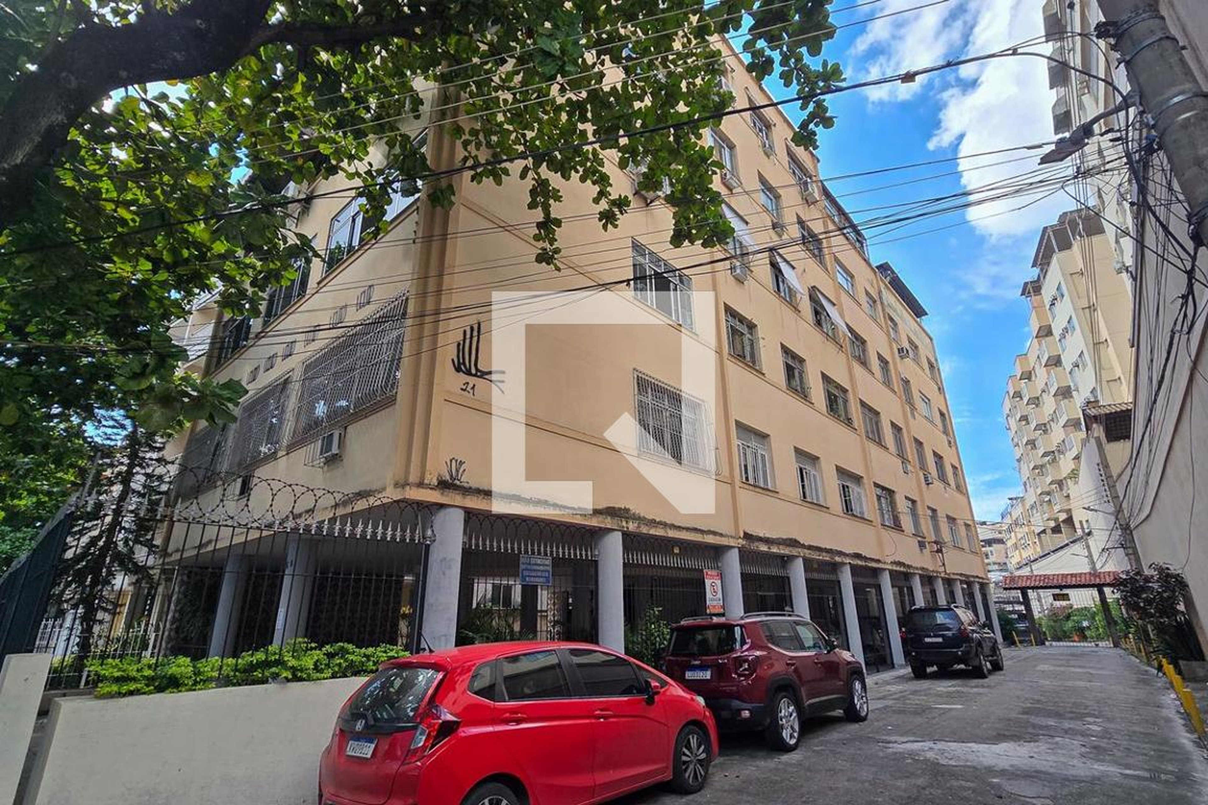 Fachada Condomínio em Rua Ferreira de Andrade, 114