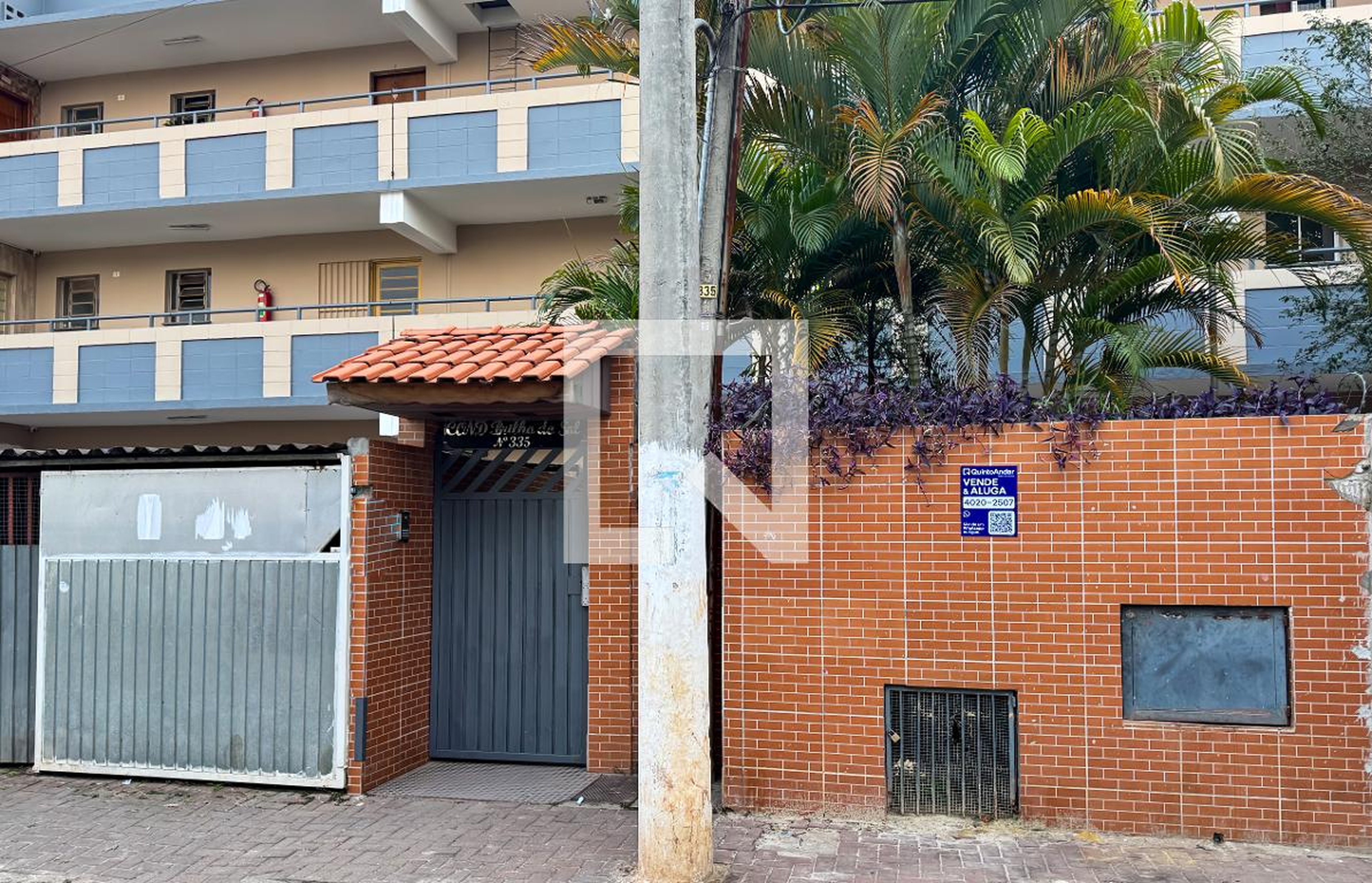 Fachada do Condomínio Condomínio em Rua Adão Manoel da Silva, 335