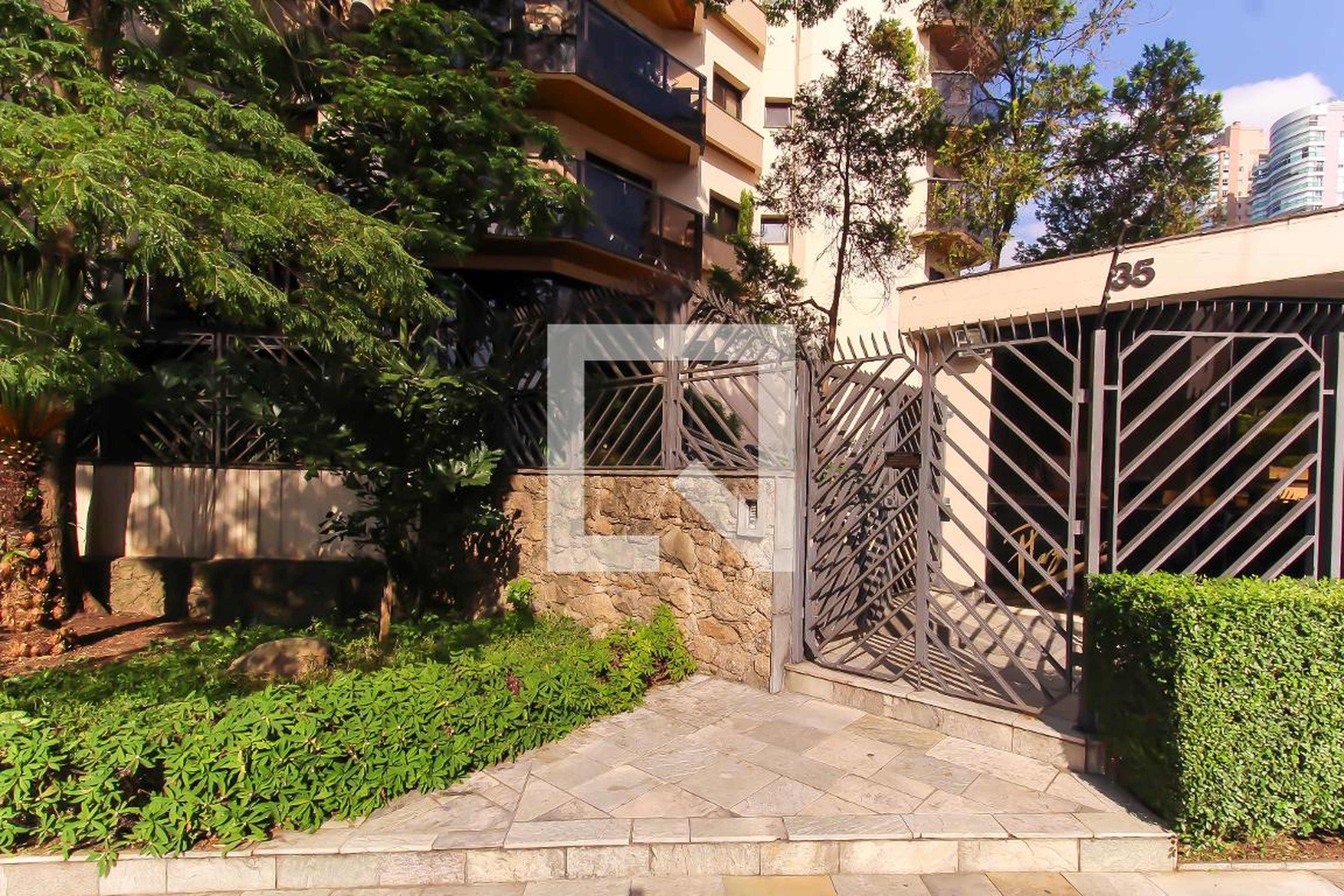 Fachada Condomínio Plaza Doro