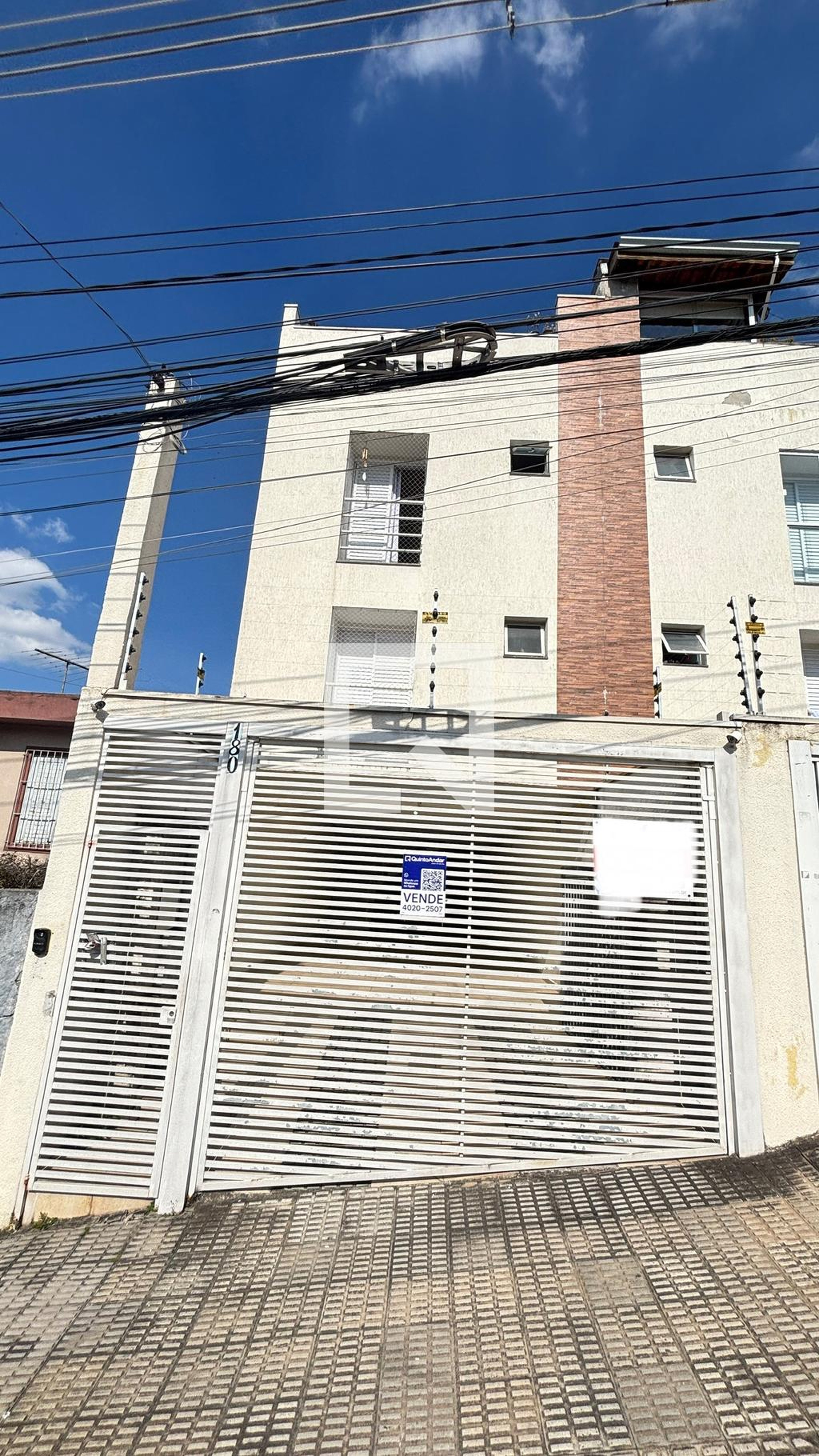 Fachada Condomínio em Rua Catarina Maria, 180