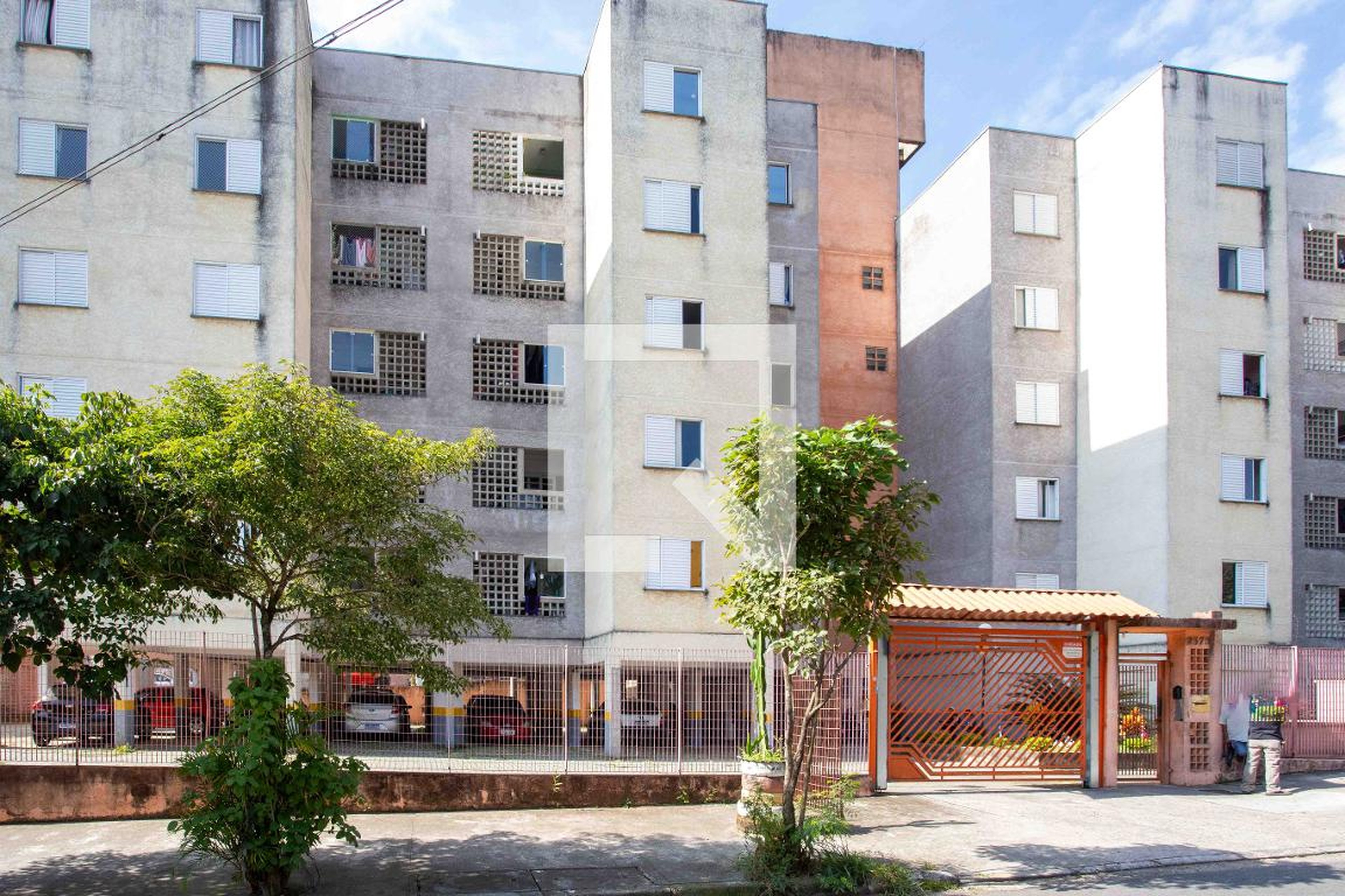 Fachada do Prédio Condomínio em Rua Caminho da Educação, 2575