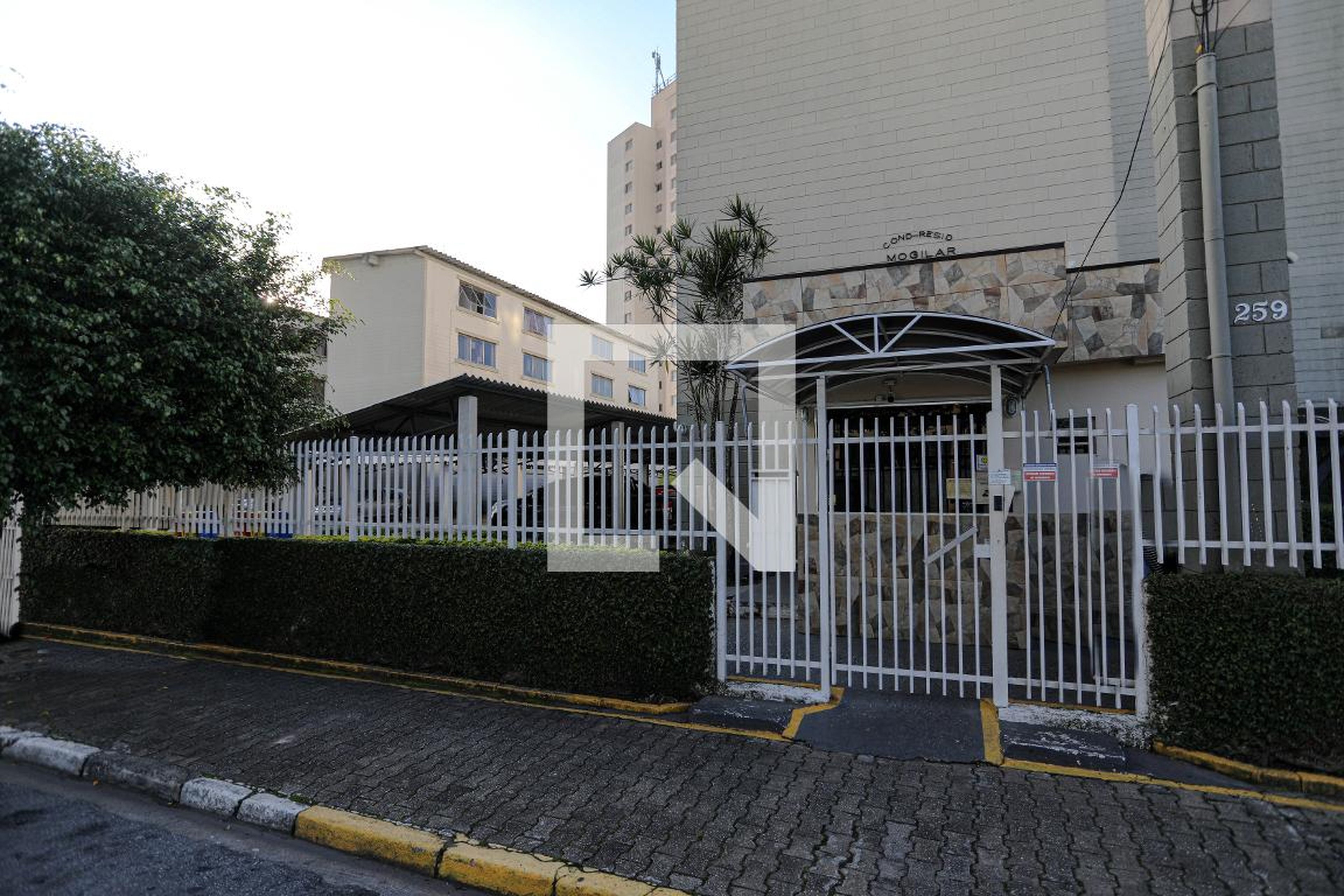 Fachada Condomínio Mogilar