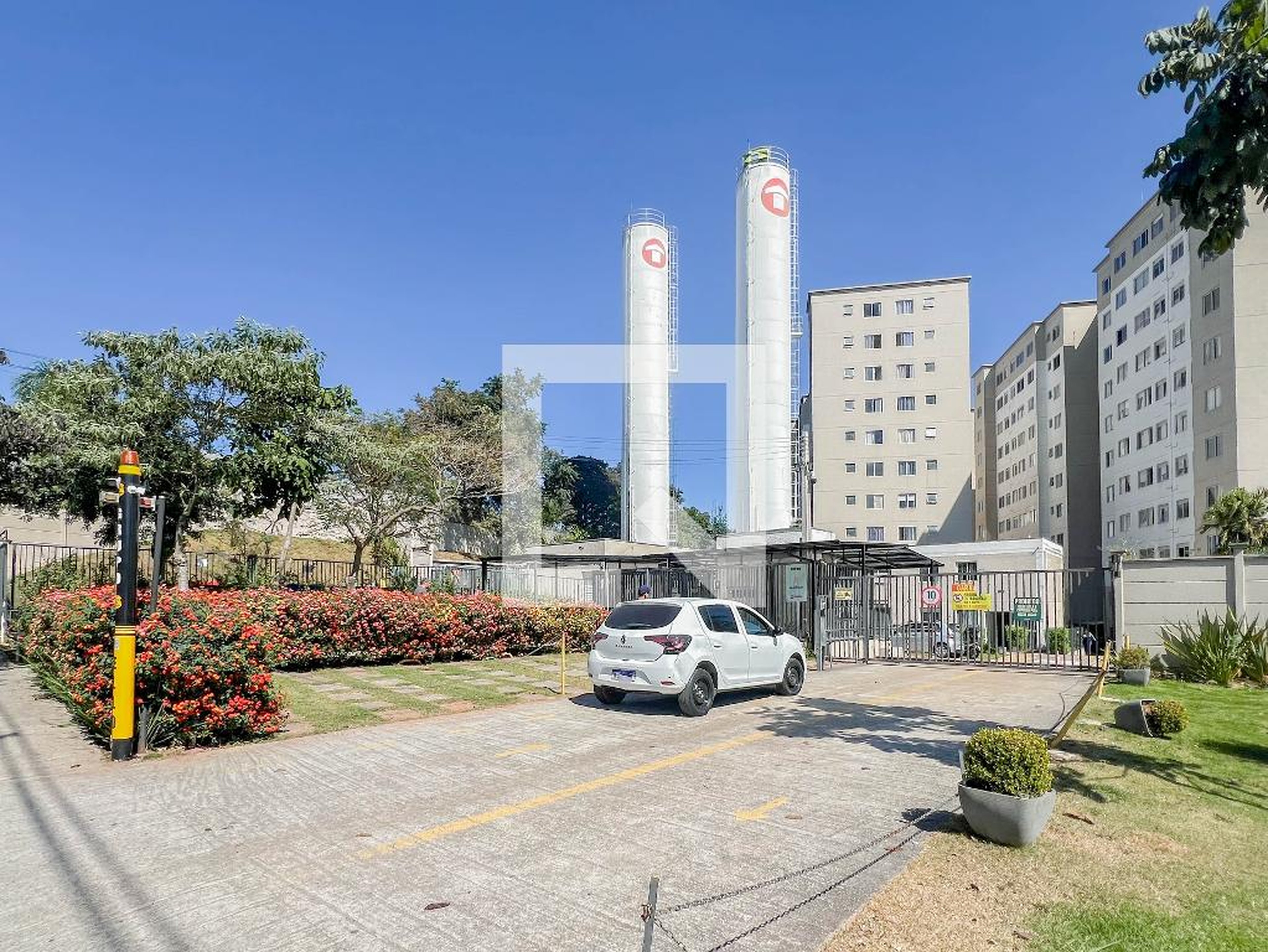Fachada Condomínio em Avenida Raimundo Pereira de Magalhães, 0