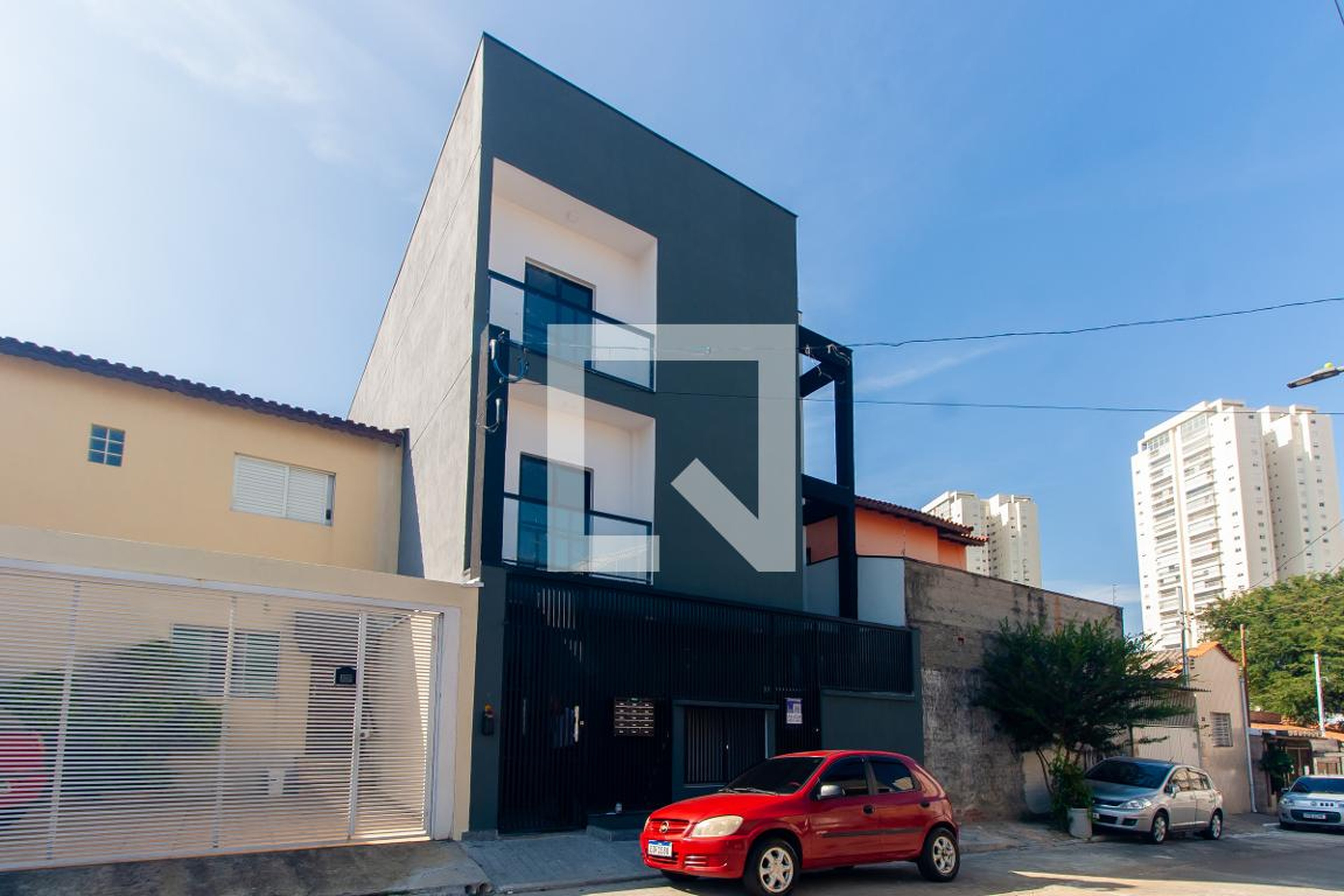 Fachada Condomínio em Rua Inhamuns, 195