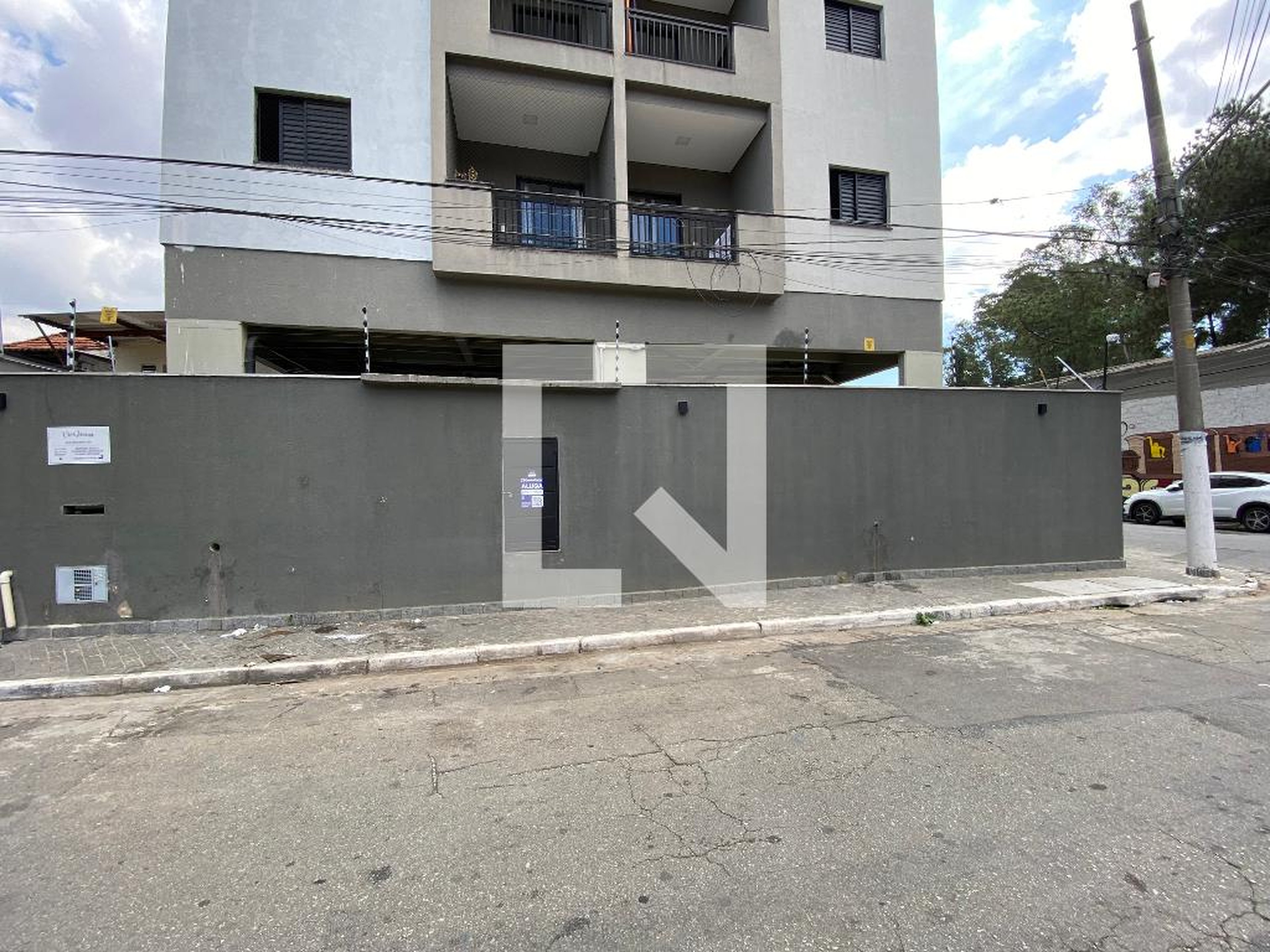 Fachada Condomínio em Rua Adalgisa, 261