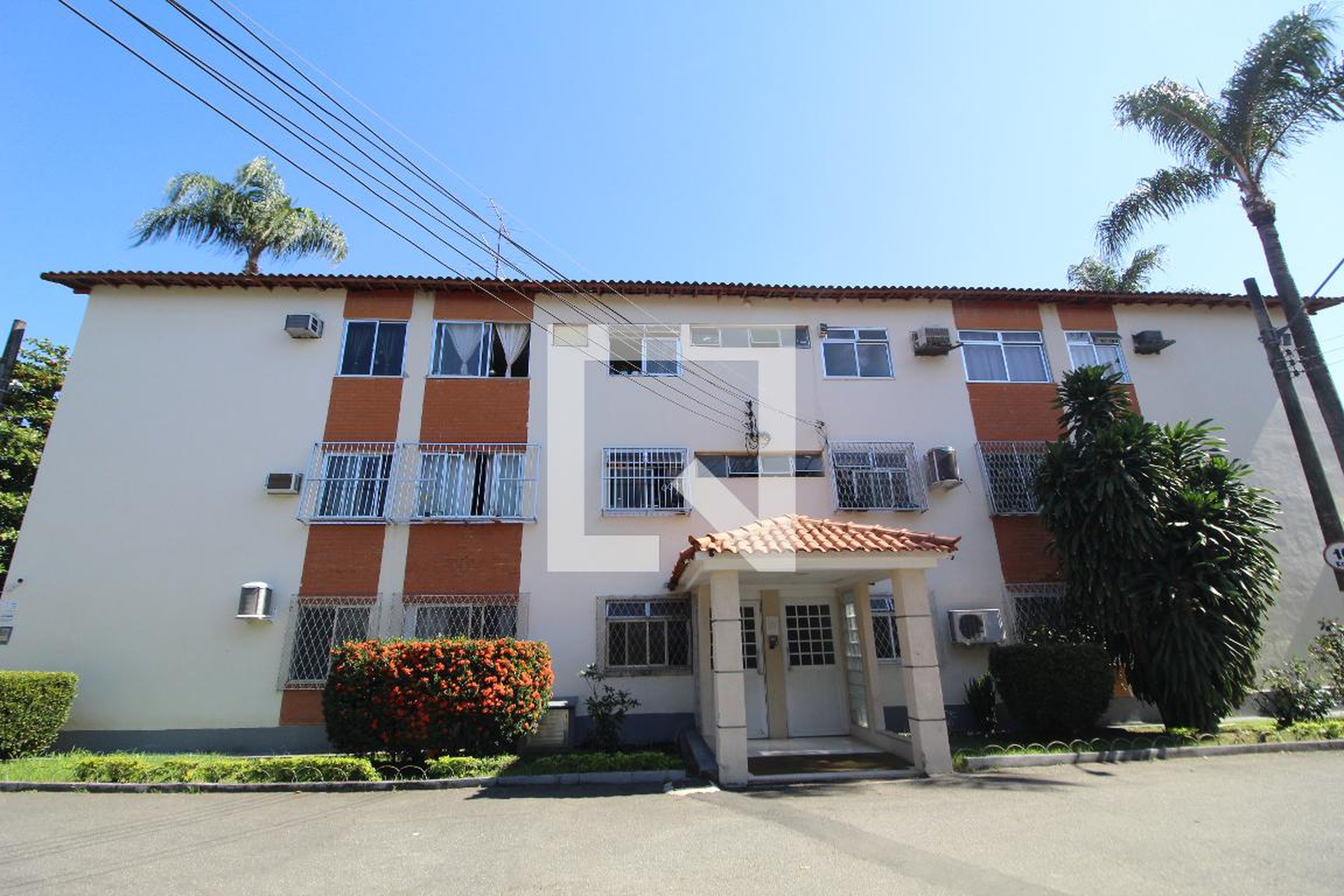Fachada Condomínio Village das Amendoeiras