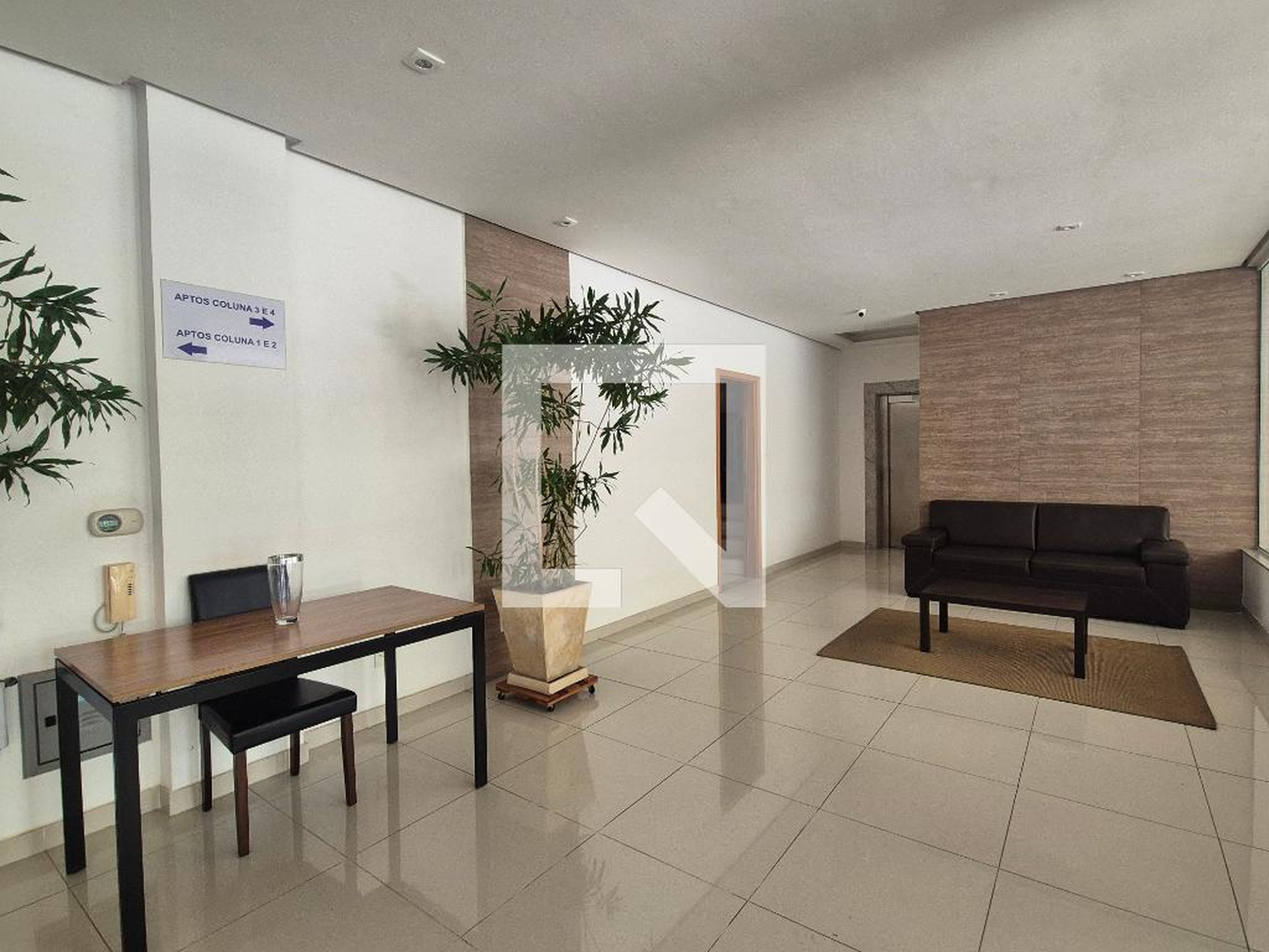 Hall de entrada - Edifício Residencial Marambaia