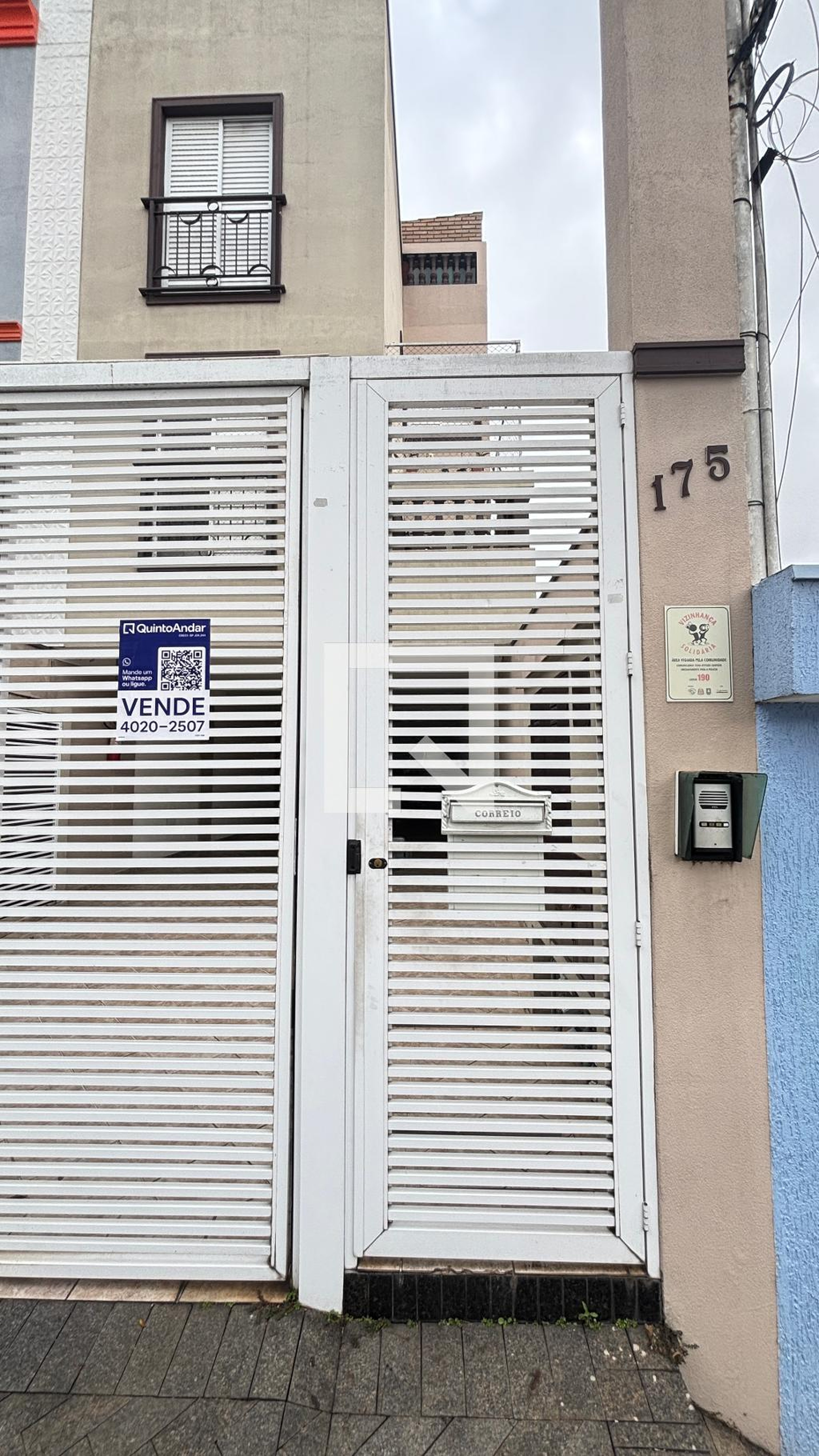 Fachada Condomínio em Rua das Nogueiras, 175