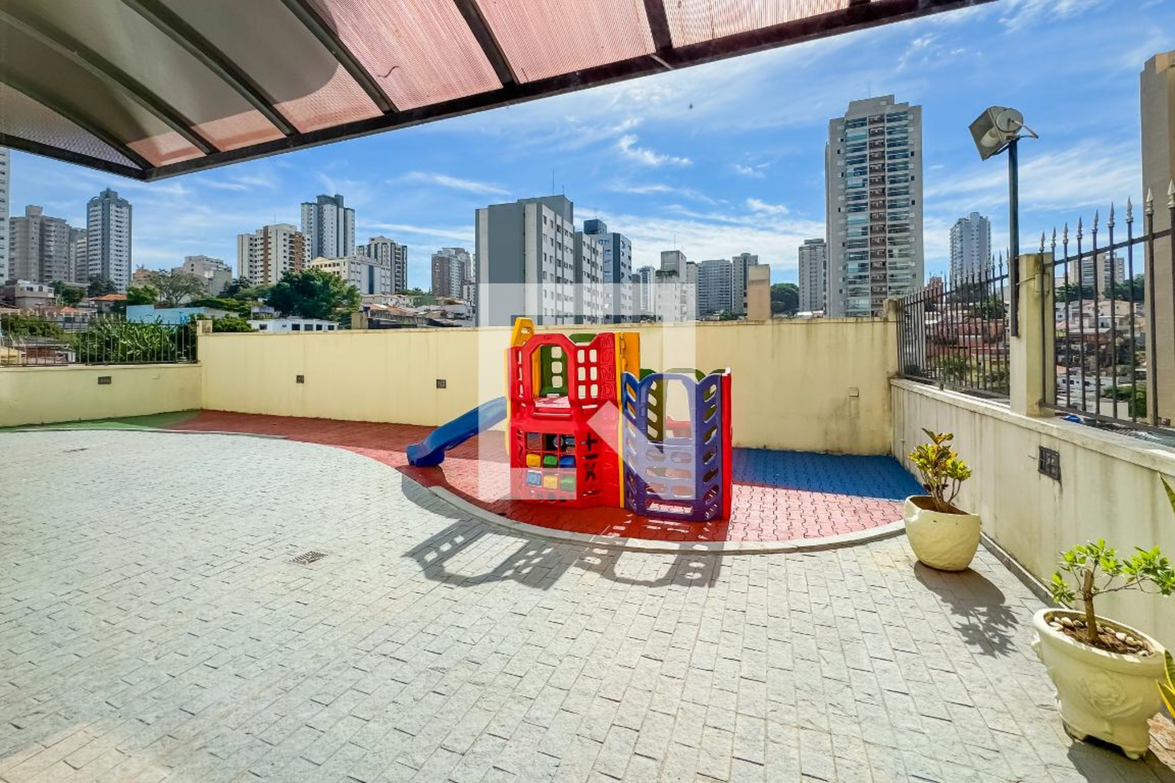 Playground - Bela Flor