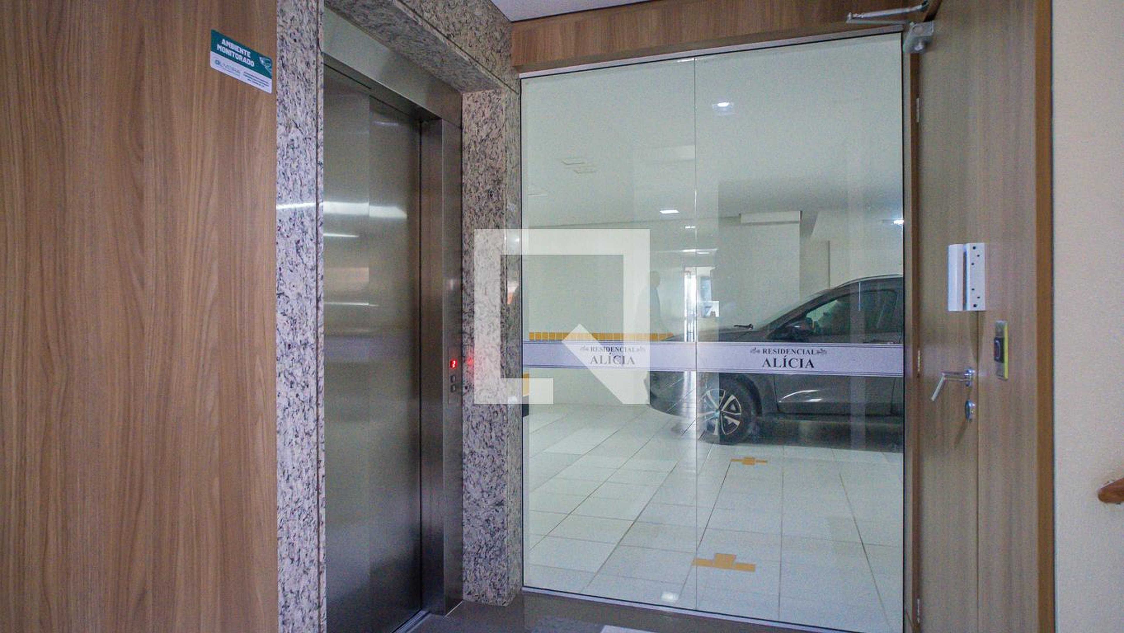 Elevador - Res. Alícia e Luana