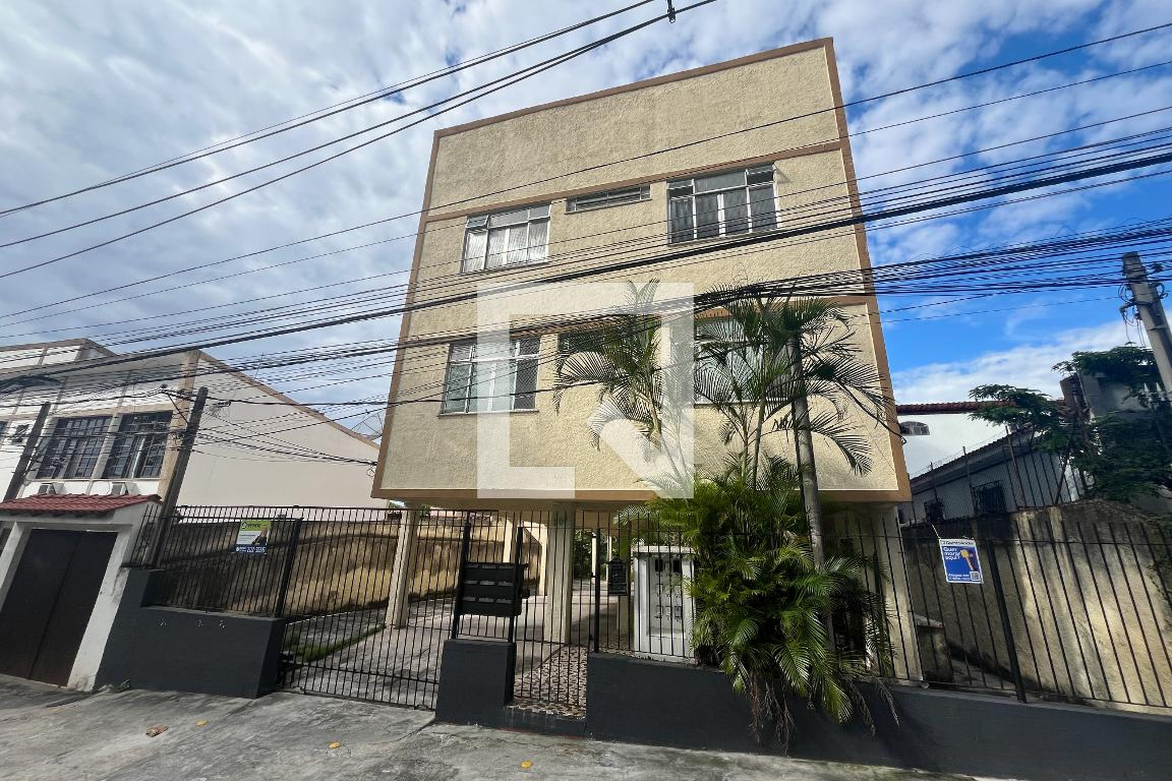 Fachada Condomínio em Rua Aristarco Ramos, 304